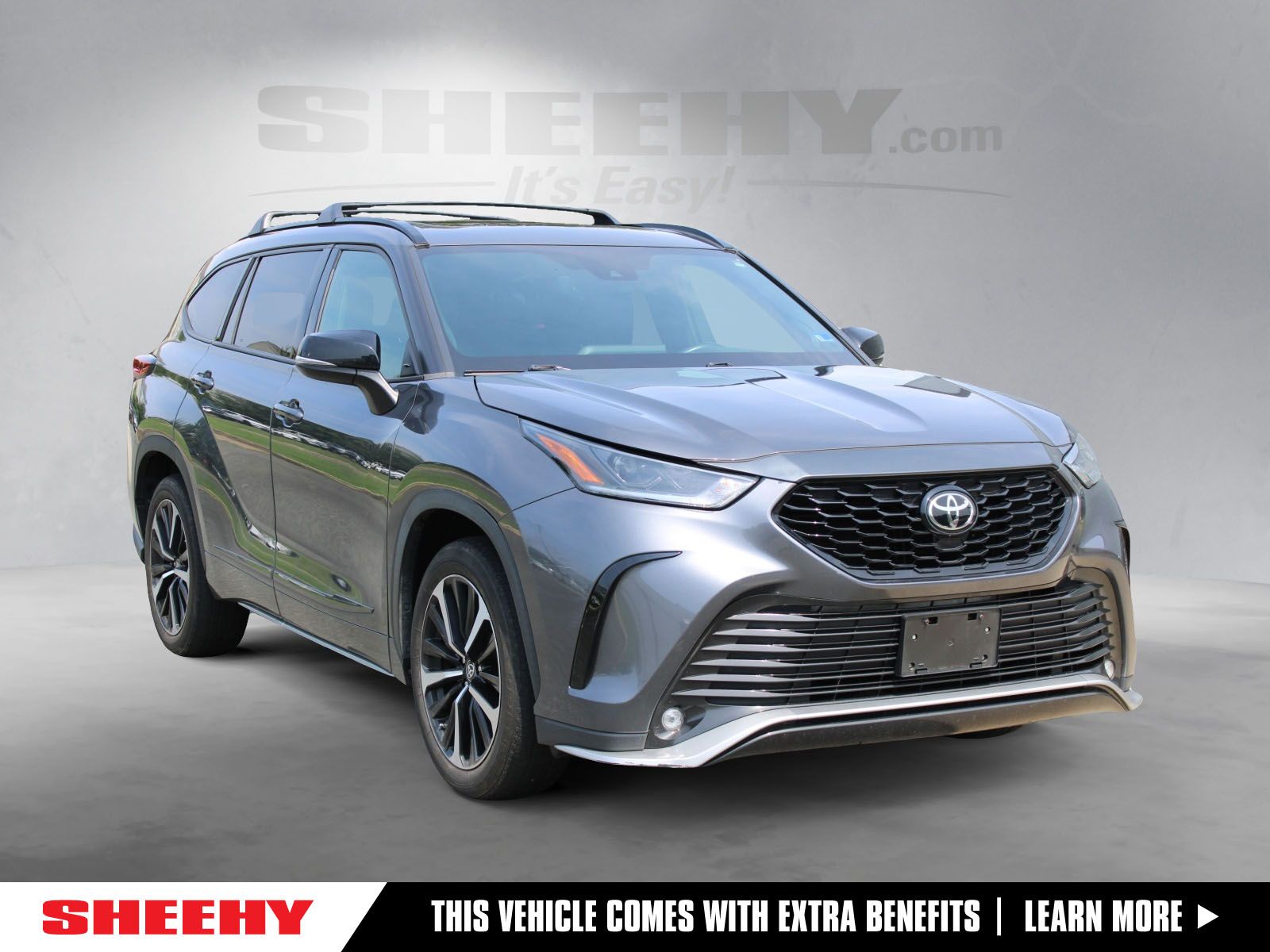 Magnetic Gray Metallic 2021 Toyota Highlander SUV / Crossover All-Wheel Drive 8-Speed Automatic