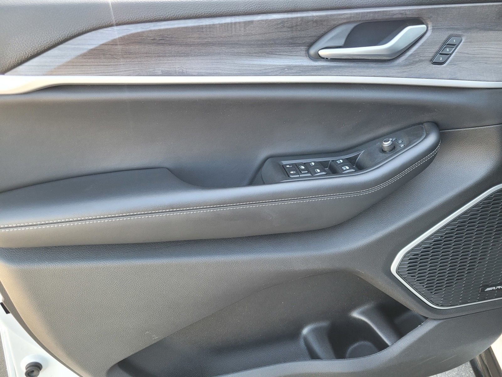 Used 2021 White Jeep Limited image 16