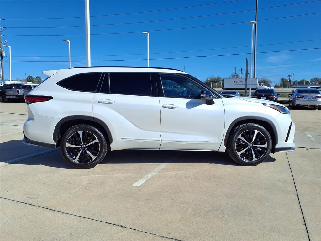 2021 Toyota Highlander XSE White at Autostrade