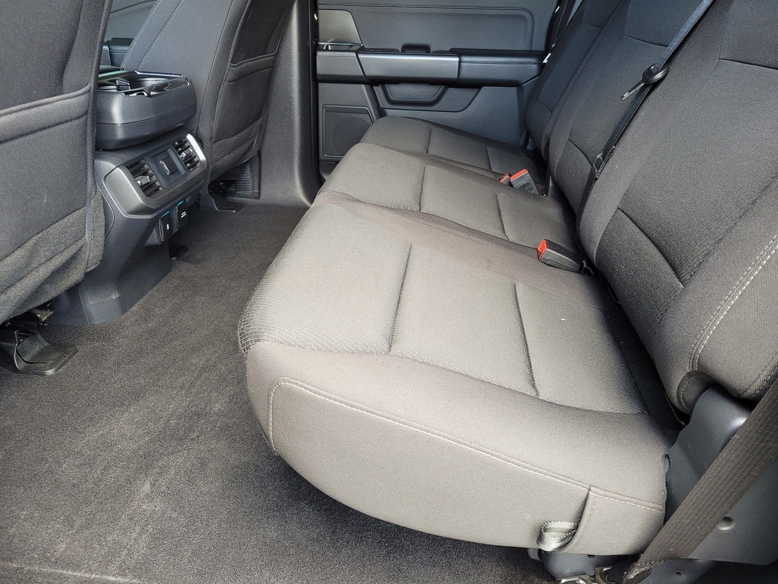 Used 2024 Black Ford XLT image 10