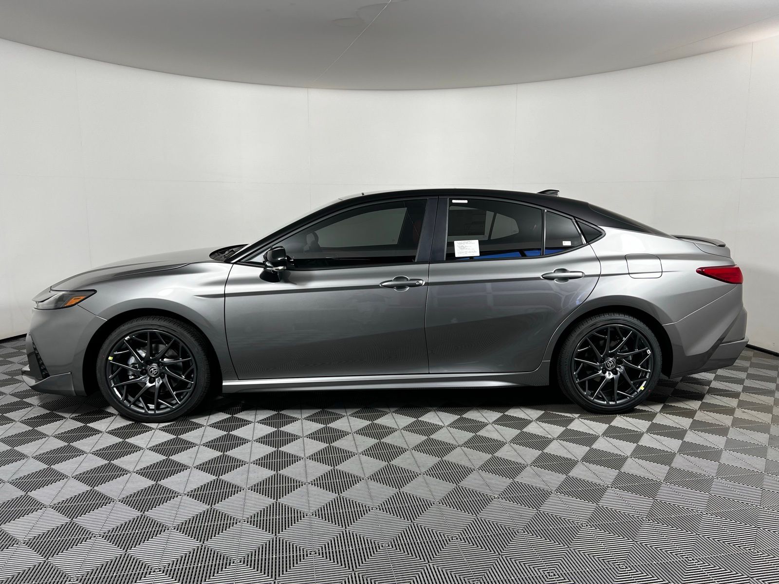 Thumbnail: 2025 Toyota Camry - 8