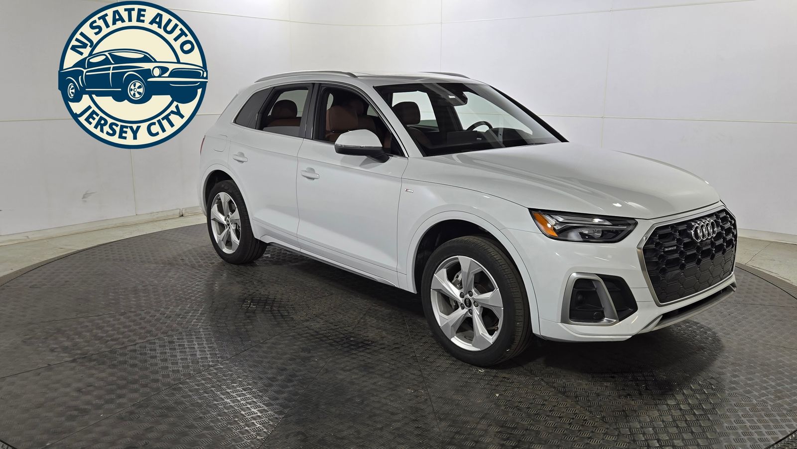 Glacier White 2022 Audi Q5 SUV / Crossover All-Wheel Drive 7-Speed Automatic