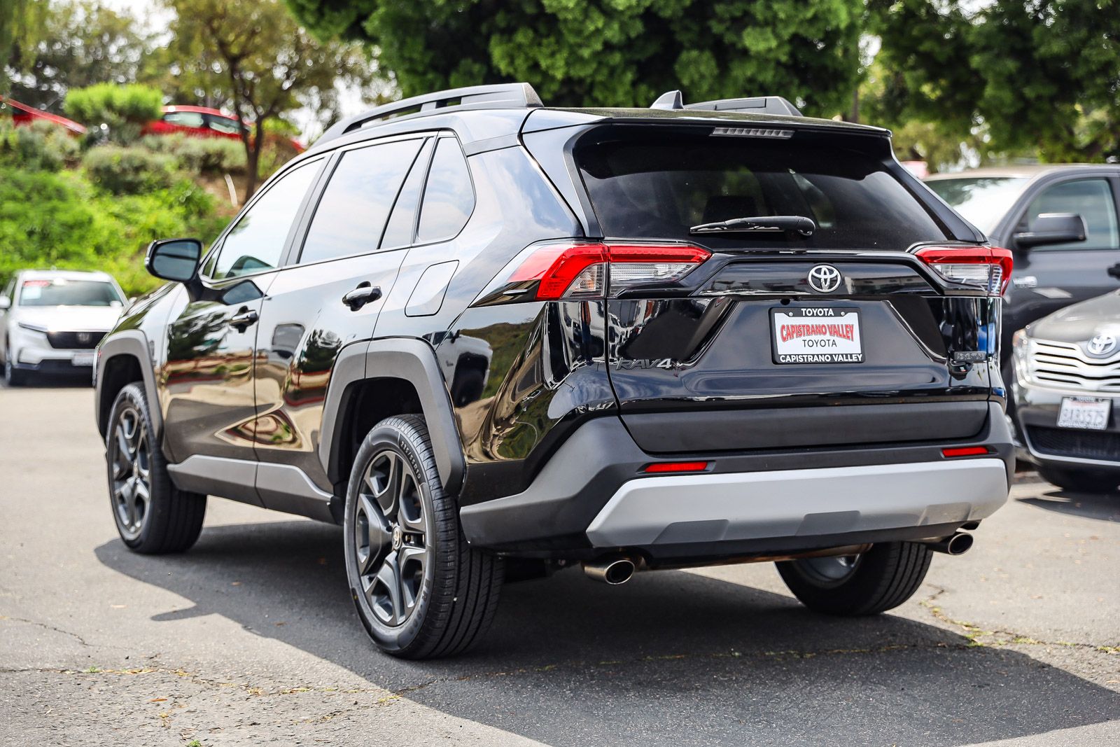 View vehicle photo 6