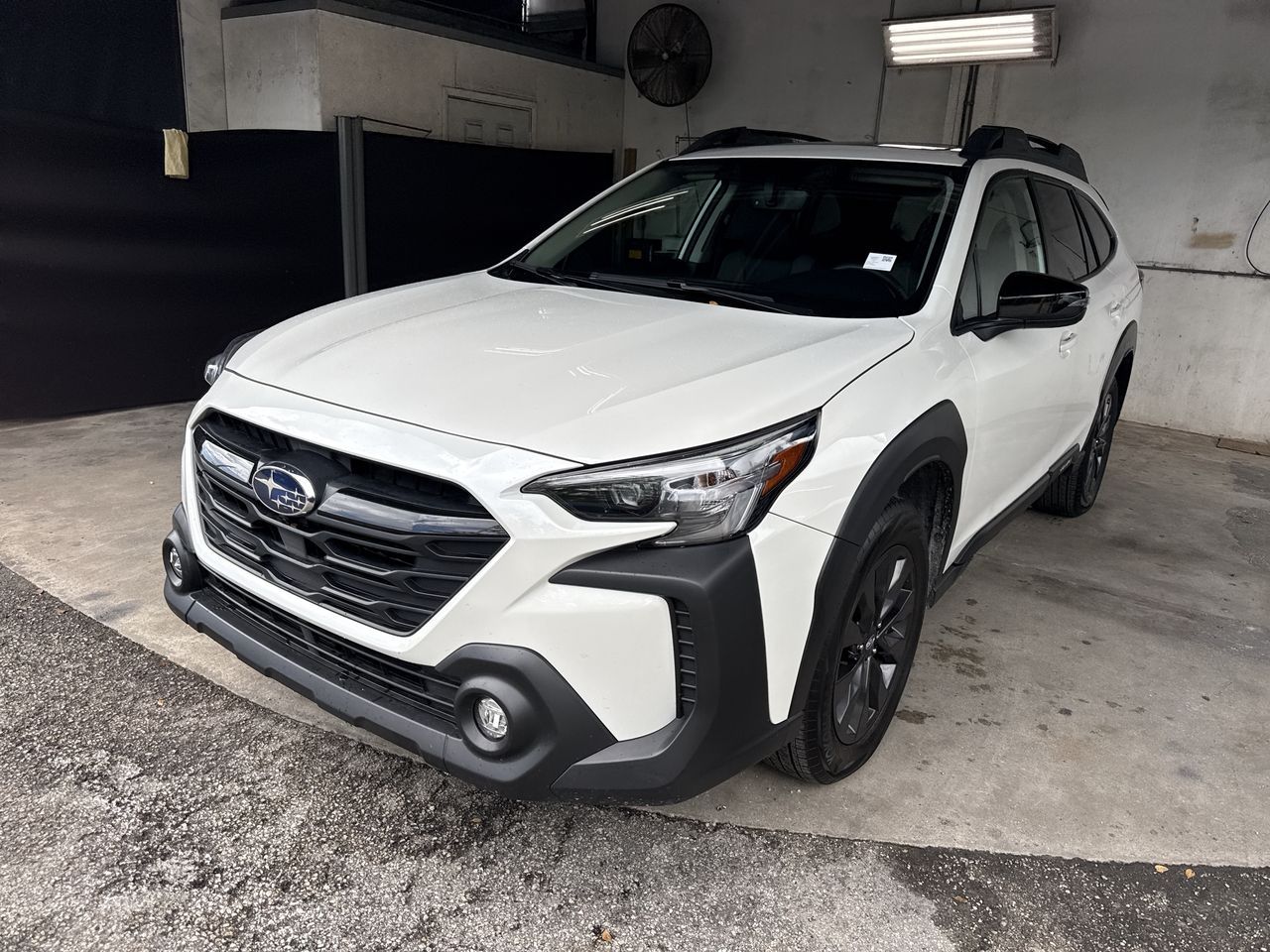 Crystal White Pearl 2025 Subaru Outback Onyx Edition XT AWD SUV / Crossover All-Wheel Drive Continuously Variable Transmission