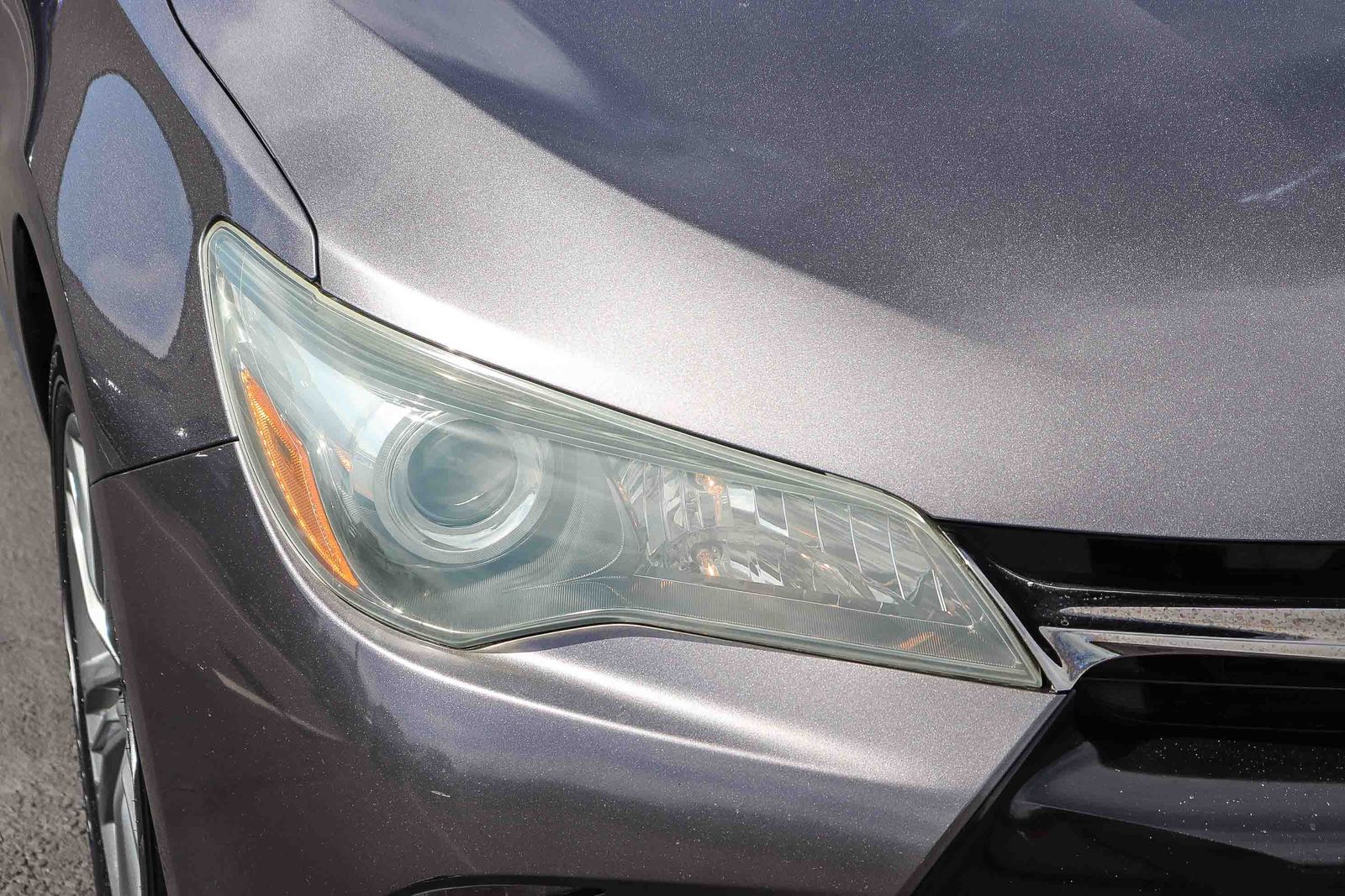 Used 2015 Gray Toyota SE image 12