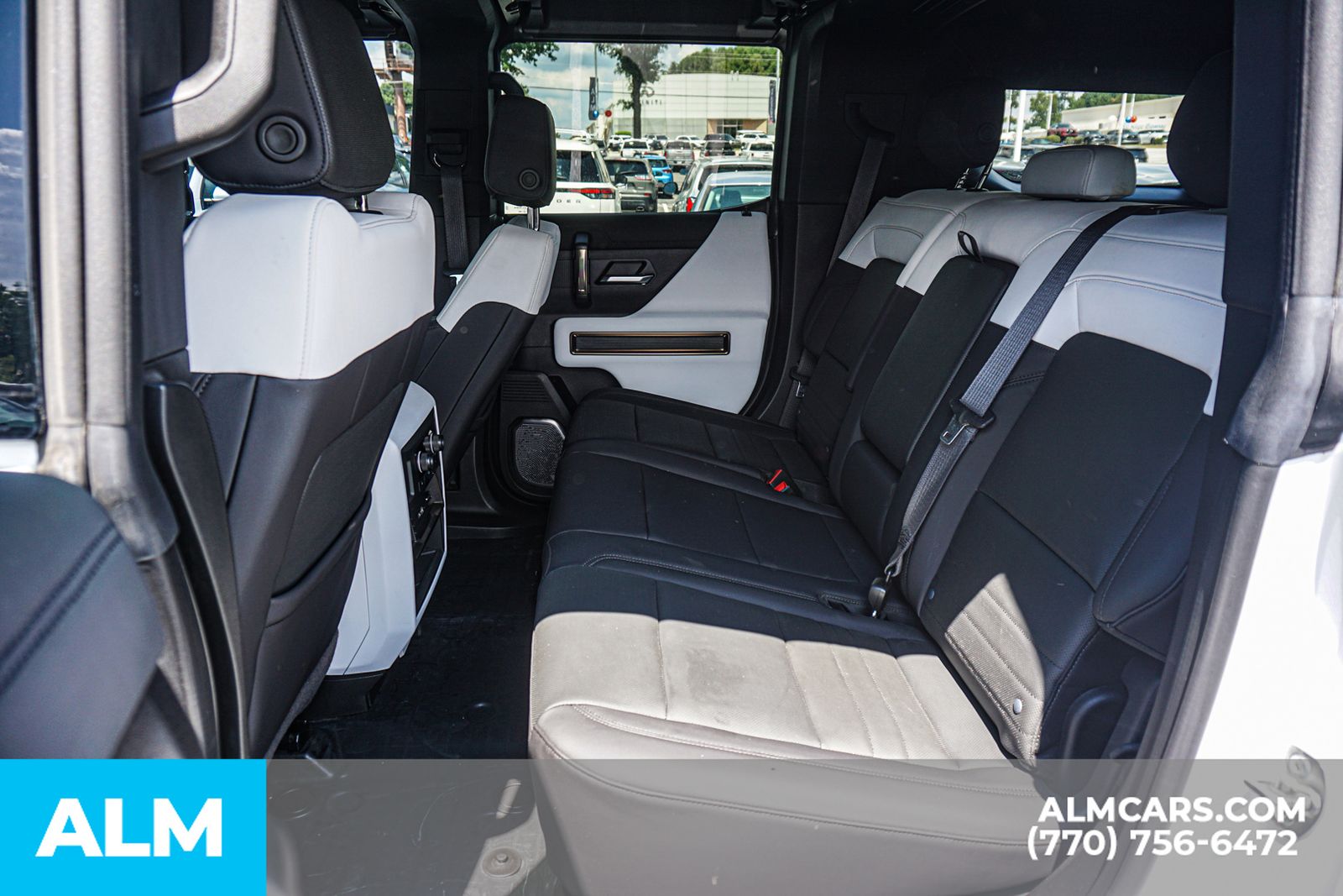 Used 2024 White GMC 2X image 22