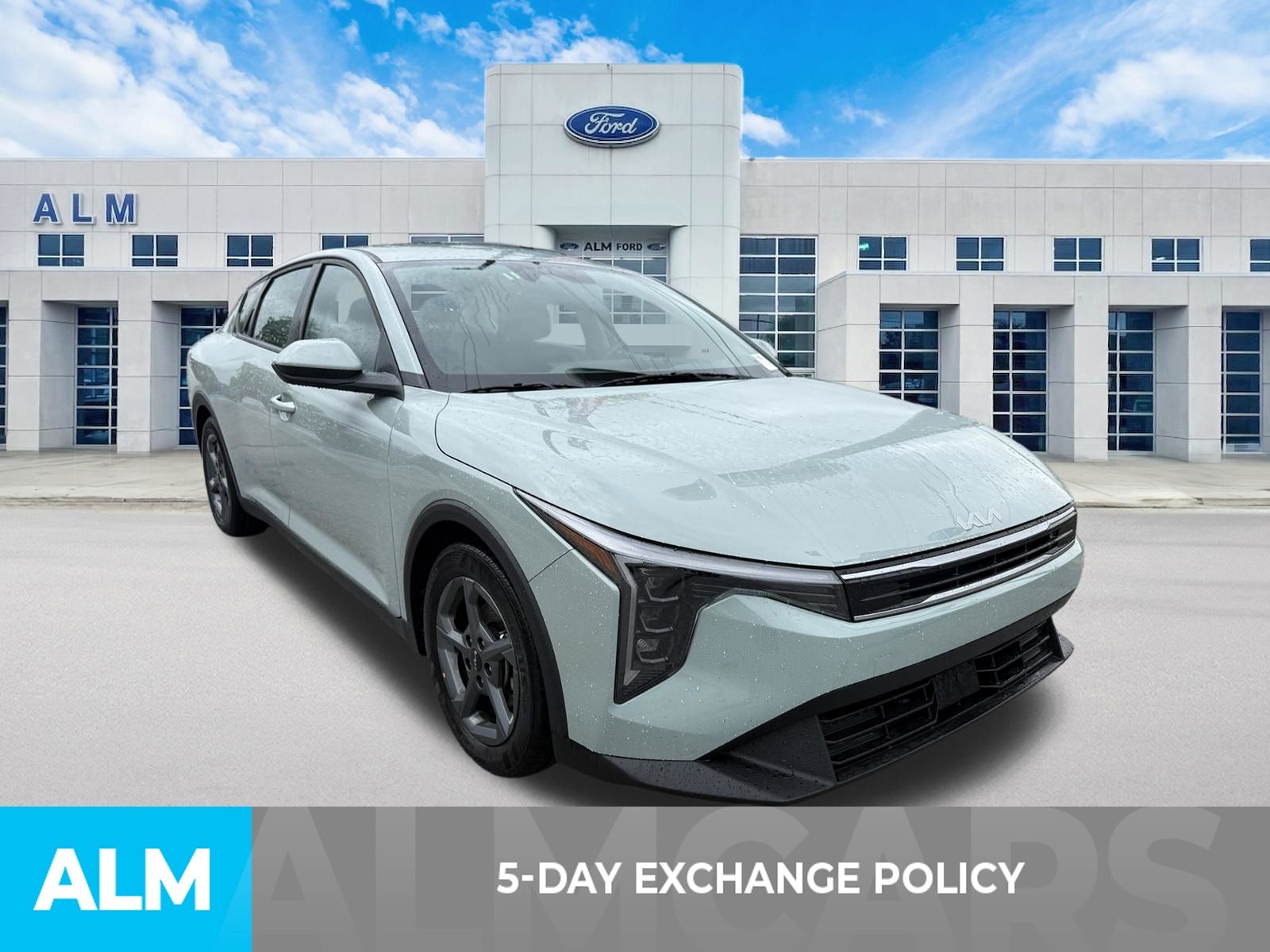 Used 2025 Blue Kia LXS image 3