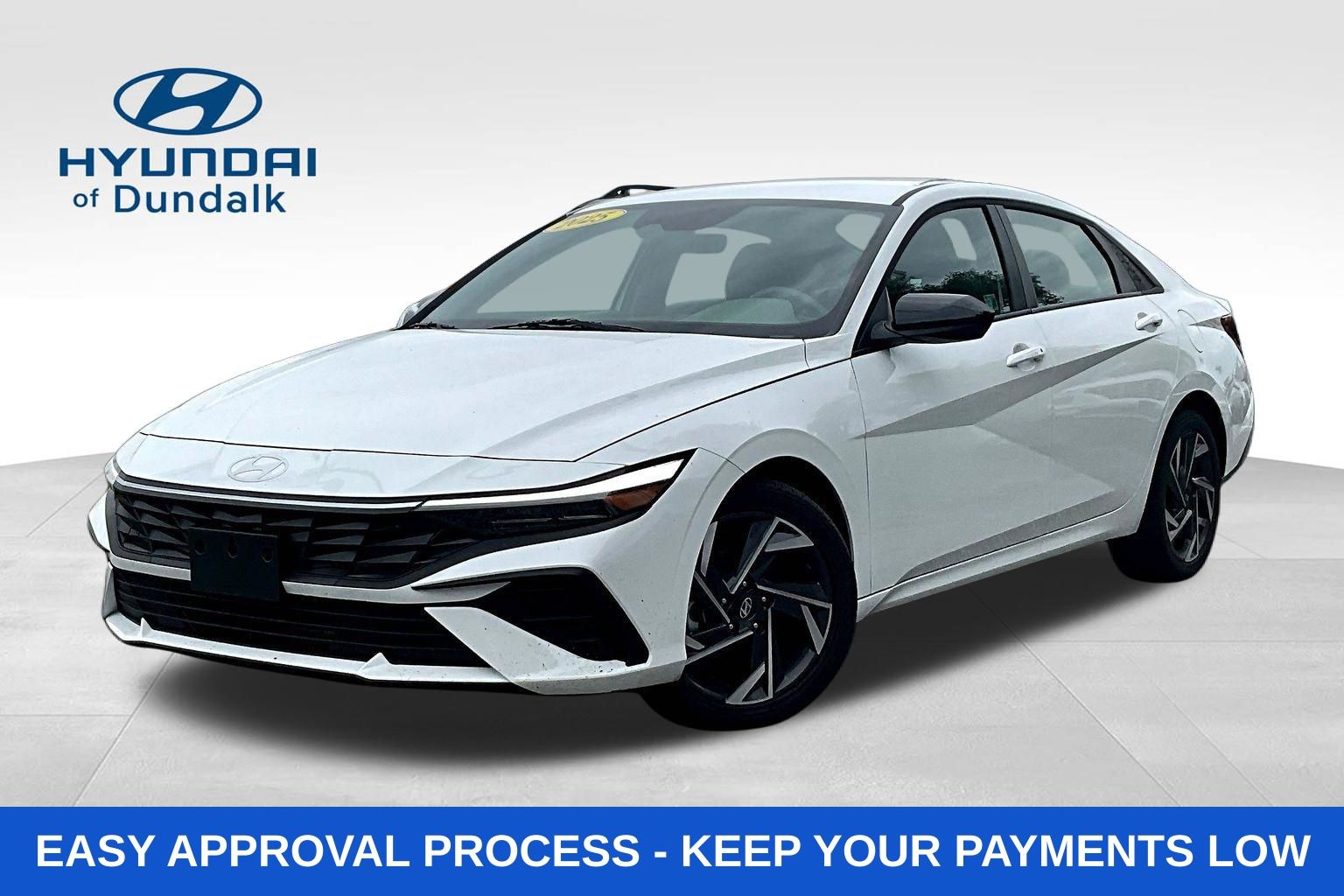 White 2025 Hyundai Elantra SEL Sport FWD Sedan Front-Wheel Drive Continuously Variable Transmission