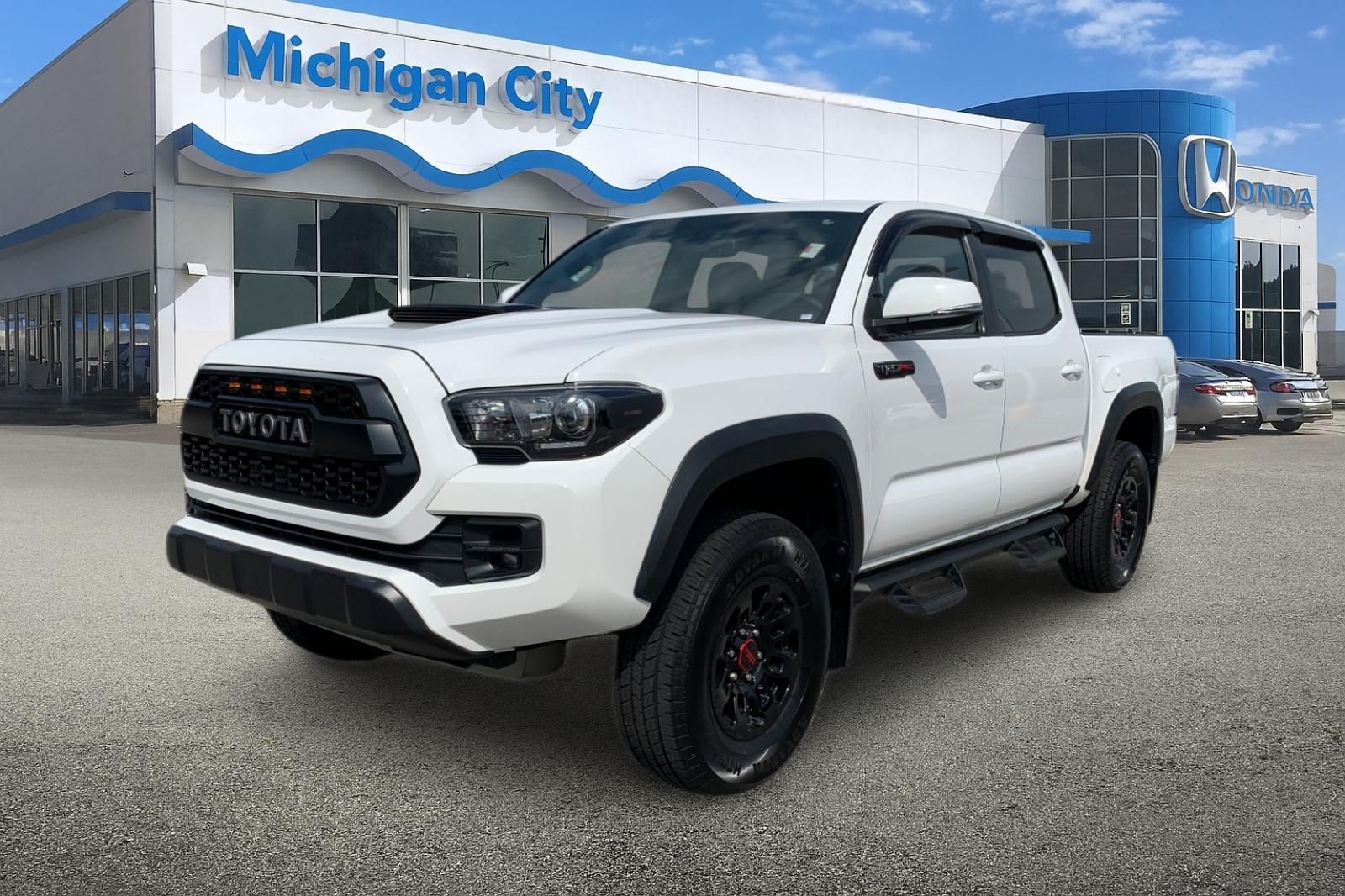Super White 2017 Toyota Tacoma Pickup Truck Four-Wheel Drive 6-Speed Automatic