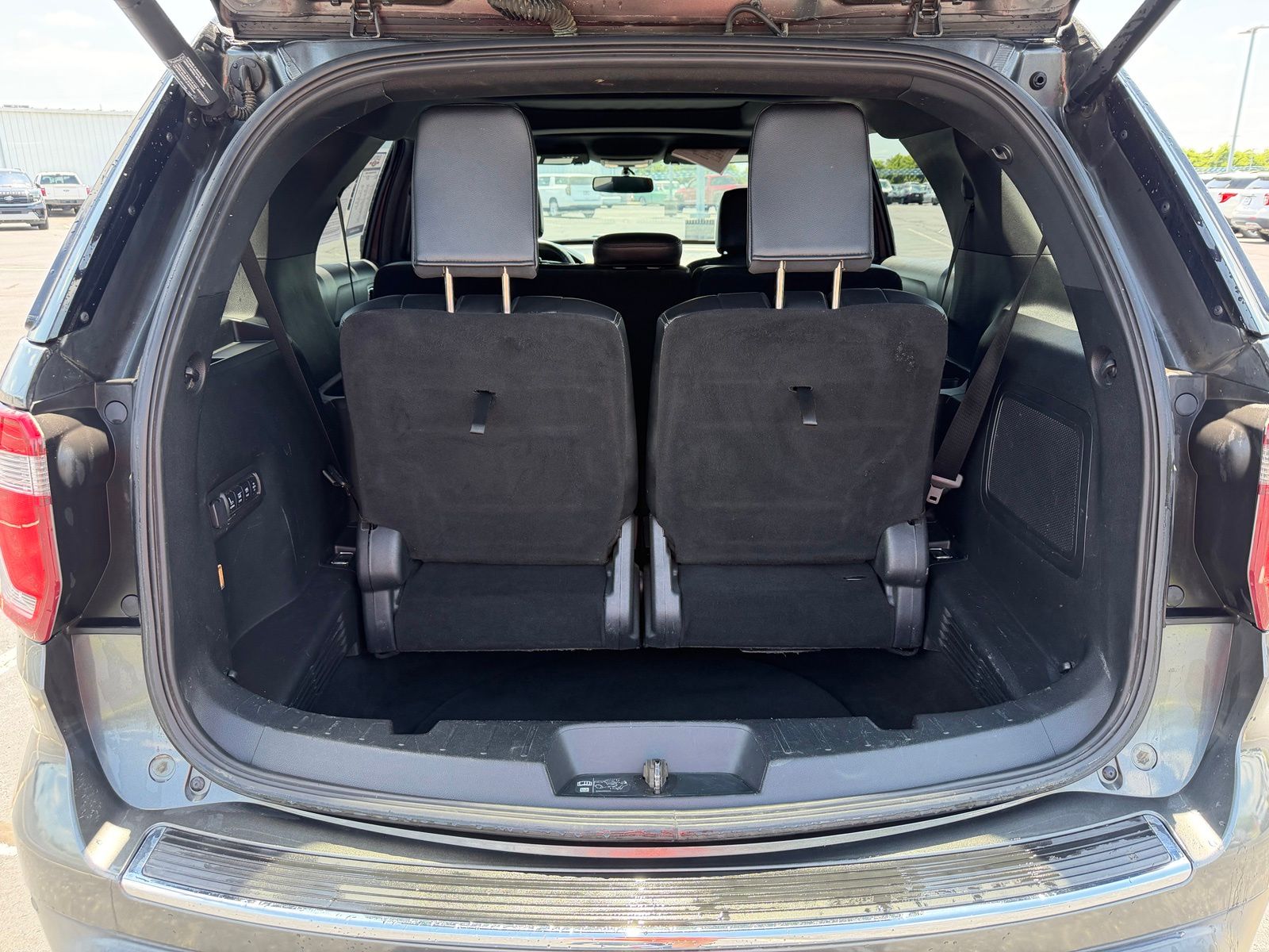 2019 Ford Explorer image 11