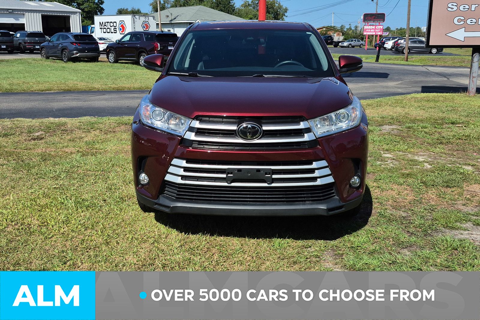 2017 Toyota Highlander LE Plus photo 2
