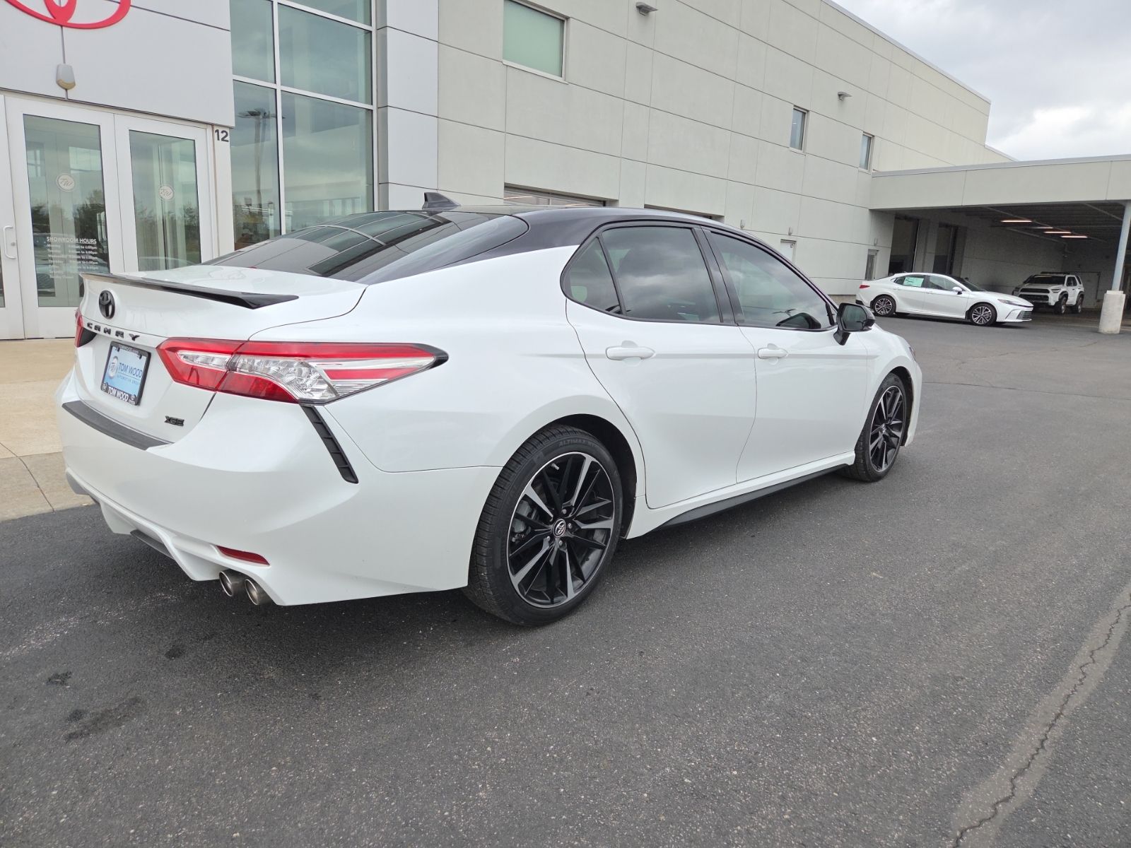 View vehicle photo 7