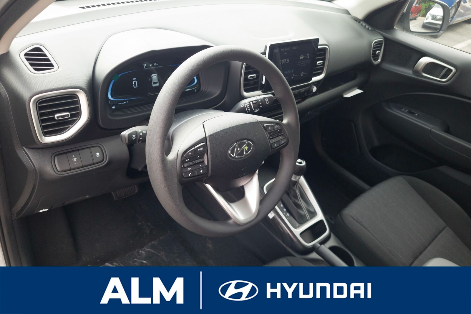 2025 Hyundai Venue SE photo 8