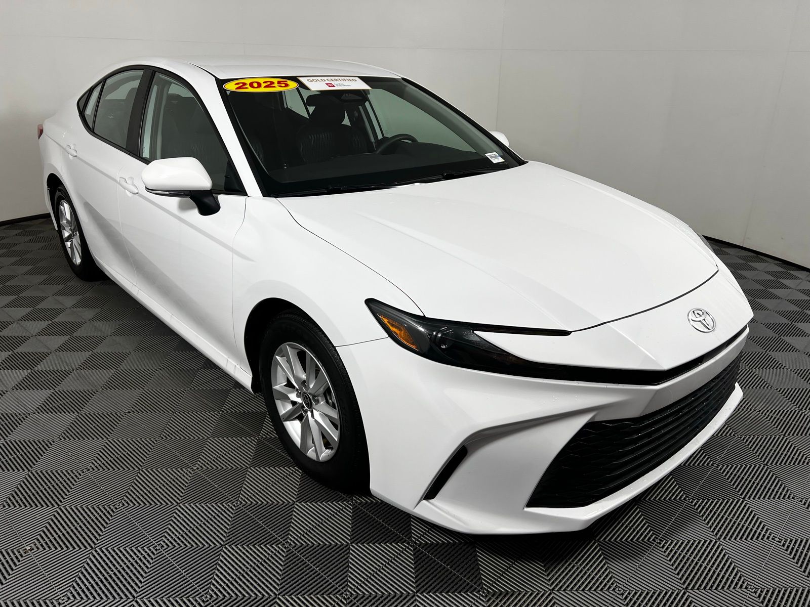 Thumbnail: 2025 Toyota Camry - 3
