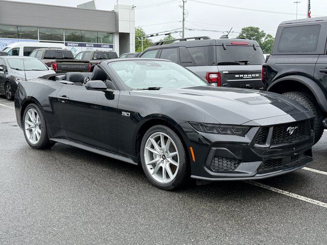2026 Ford Mustang GT Premium Convertible's photo