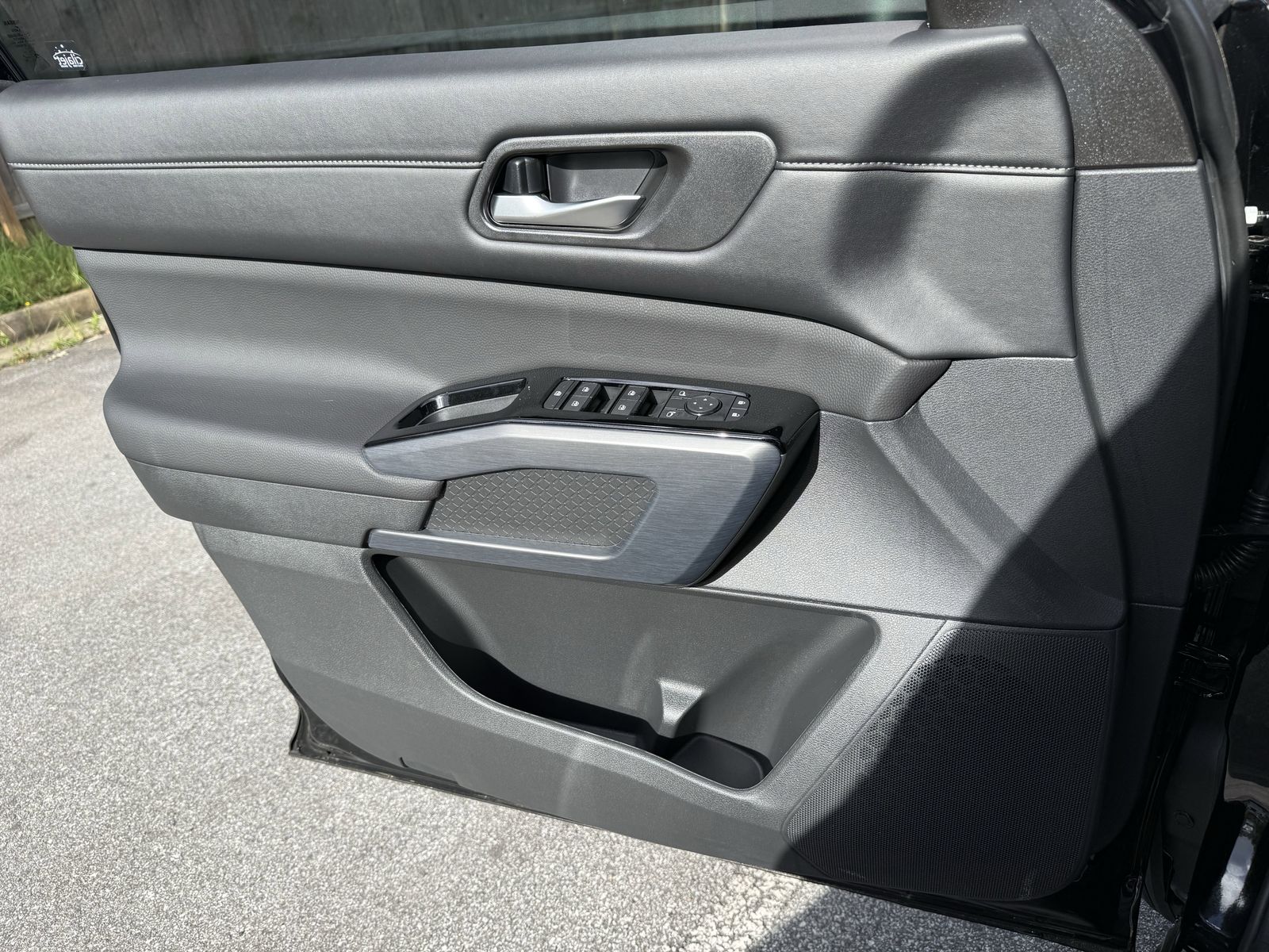 2025 Nissan Pathfinder SL photo 19