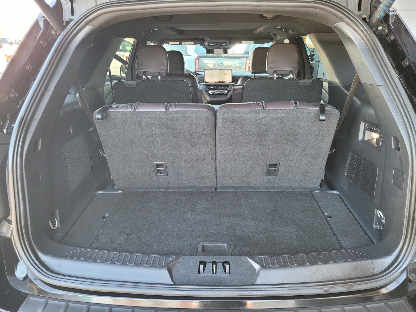 Used 2025 Black Ford Platinum image 29