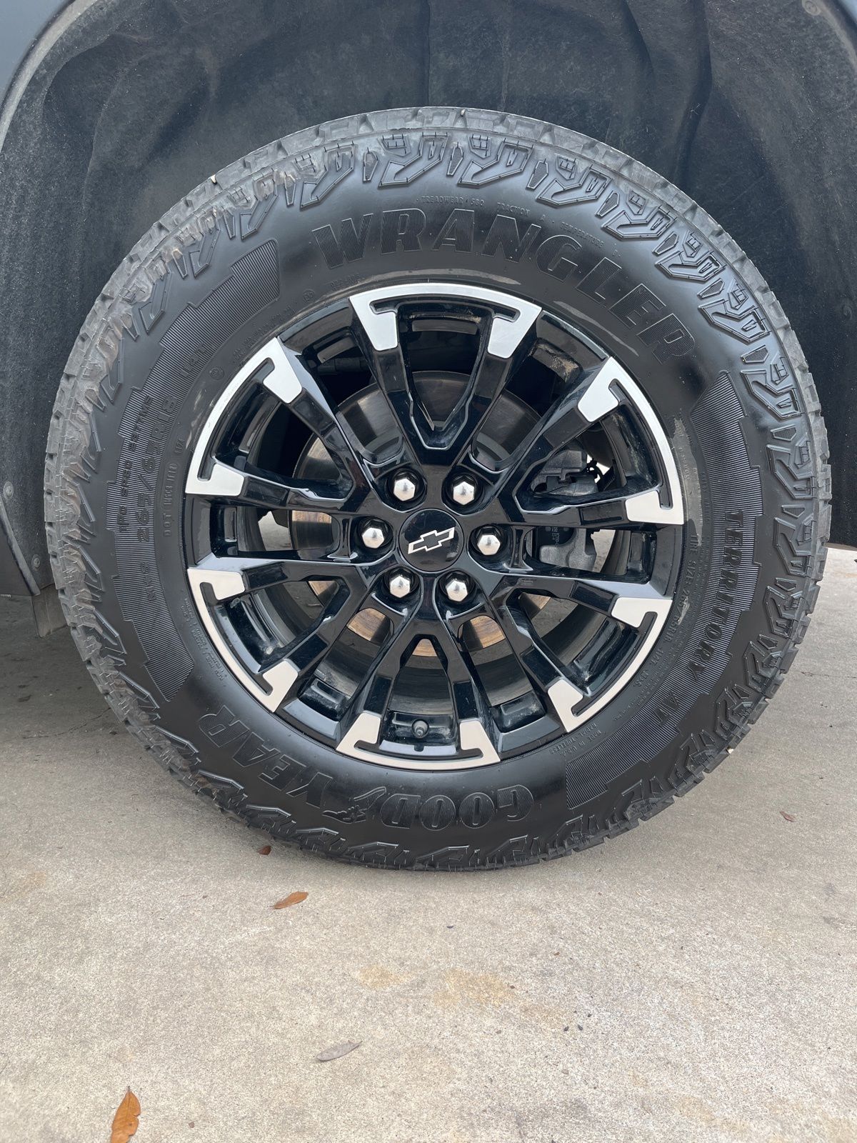 Used Car 2025 Chevrolet Traverse  Utility Awd 4dr Z71 All Wheel Drive For Sale Under $50,000 In Austin, Texas