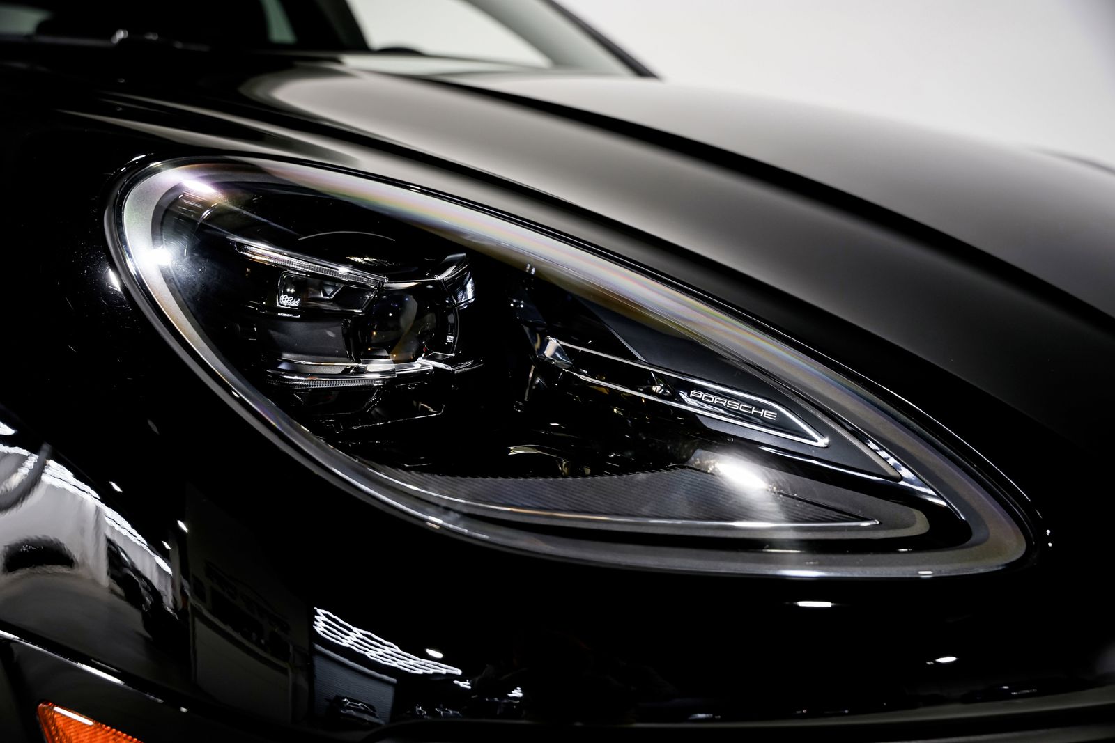 2024 Porsche Macan Base — photo 43