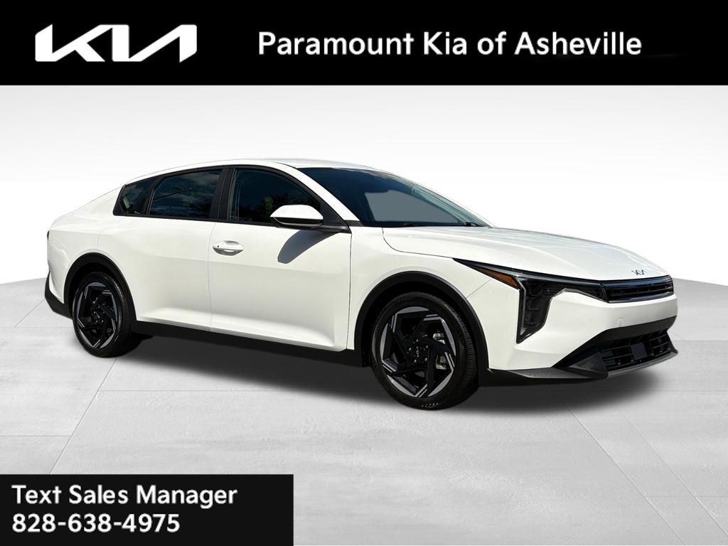 Snow White Pearl 2025 Kia K4 Sedan Front-Wheel Drive Continuously Variable Transmission