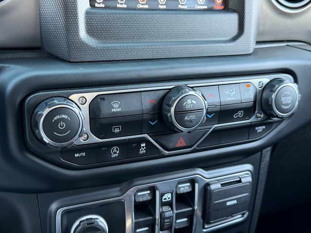 Used 2019 Black Clearcoat Jeep Unlimited Sport S image 21