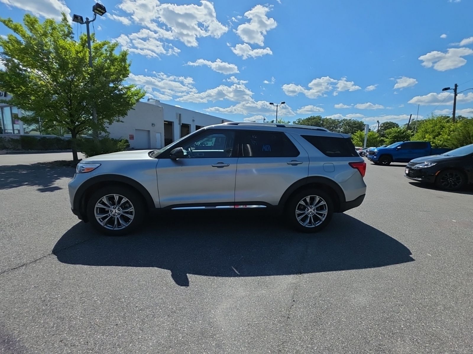 Used 2023 Silver Ford Limited image 4