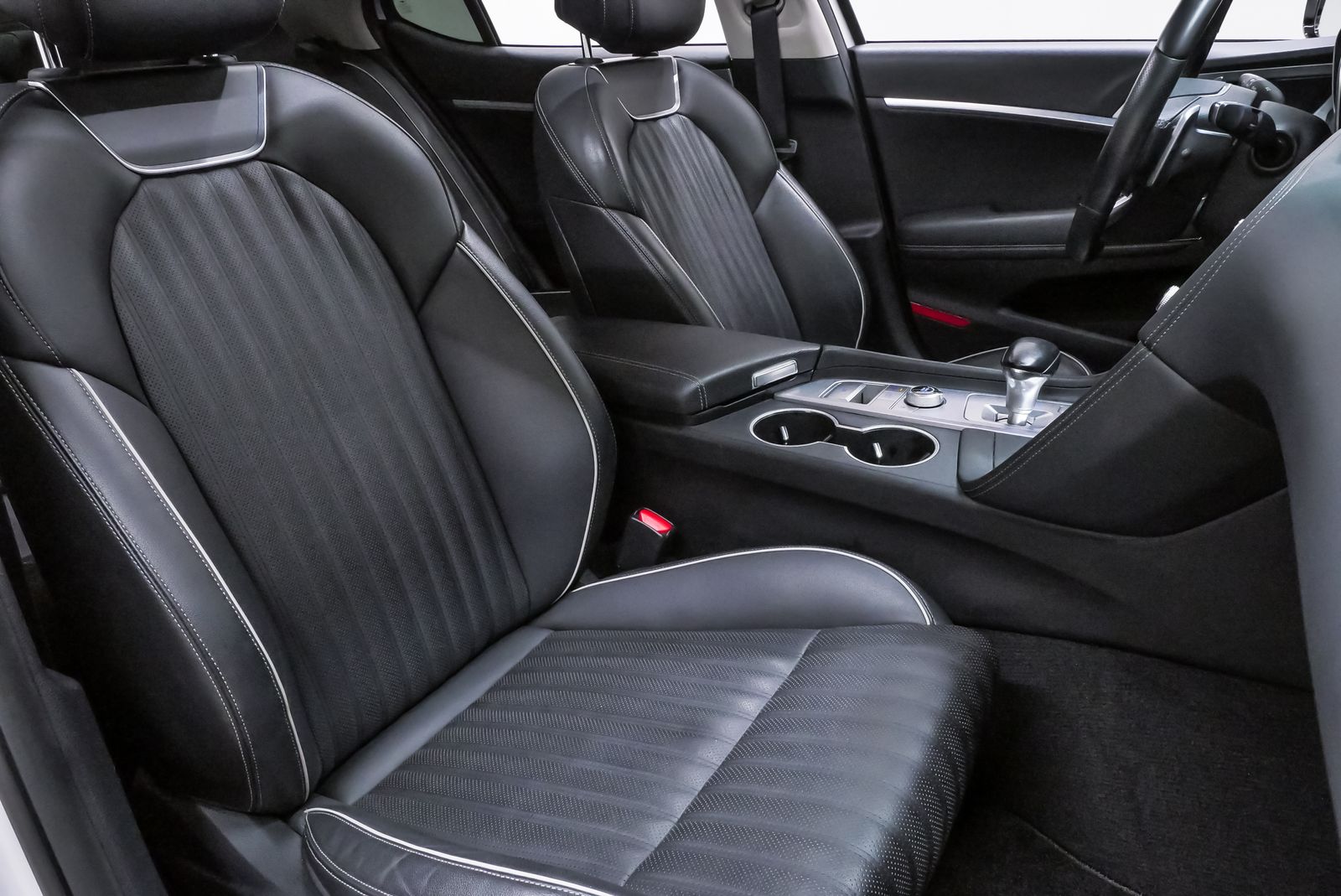 2019 Genesis G70 2.0T Advanced Silver at Autostrade