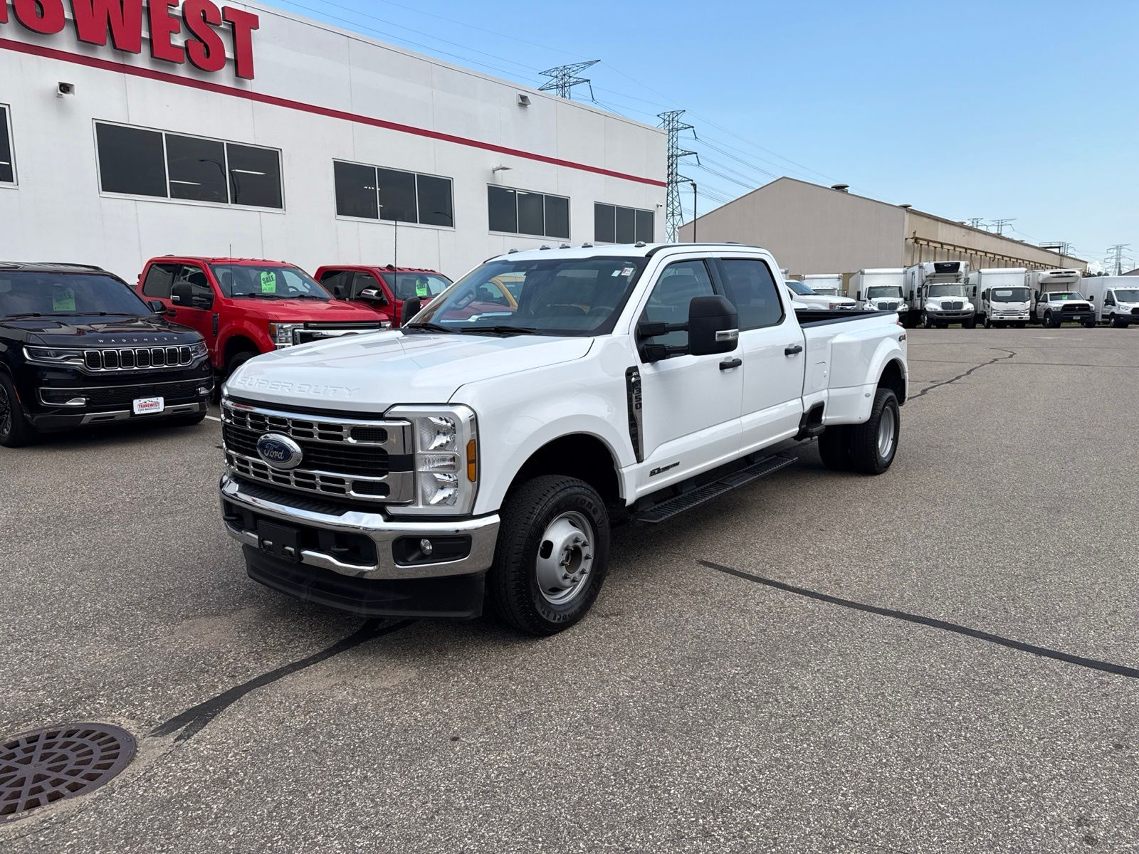  2024 Ford F-350 Super Duty XLT Crew Cab LB DRW 4WD   