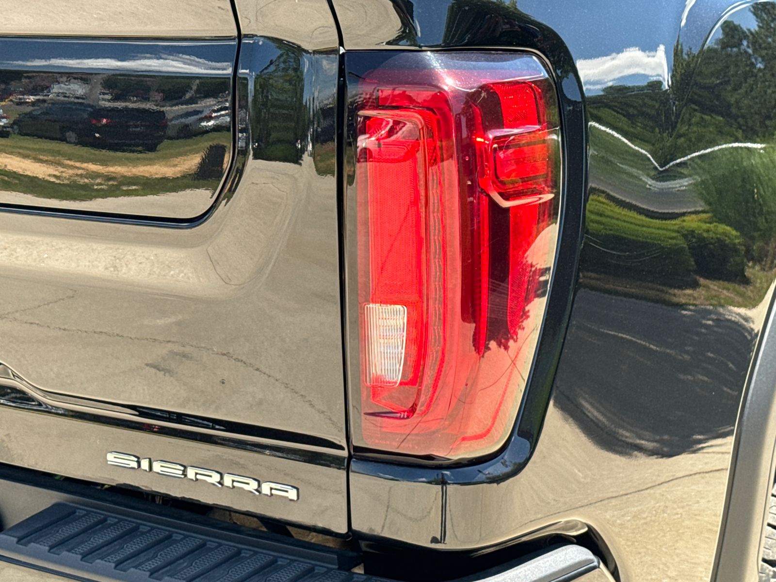 2023 GMC Sierra 2500HD Denali 12