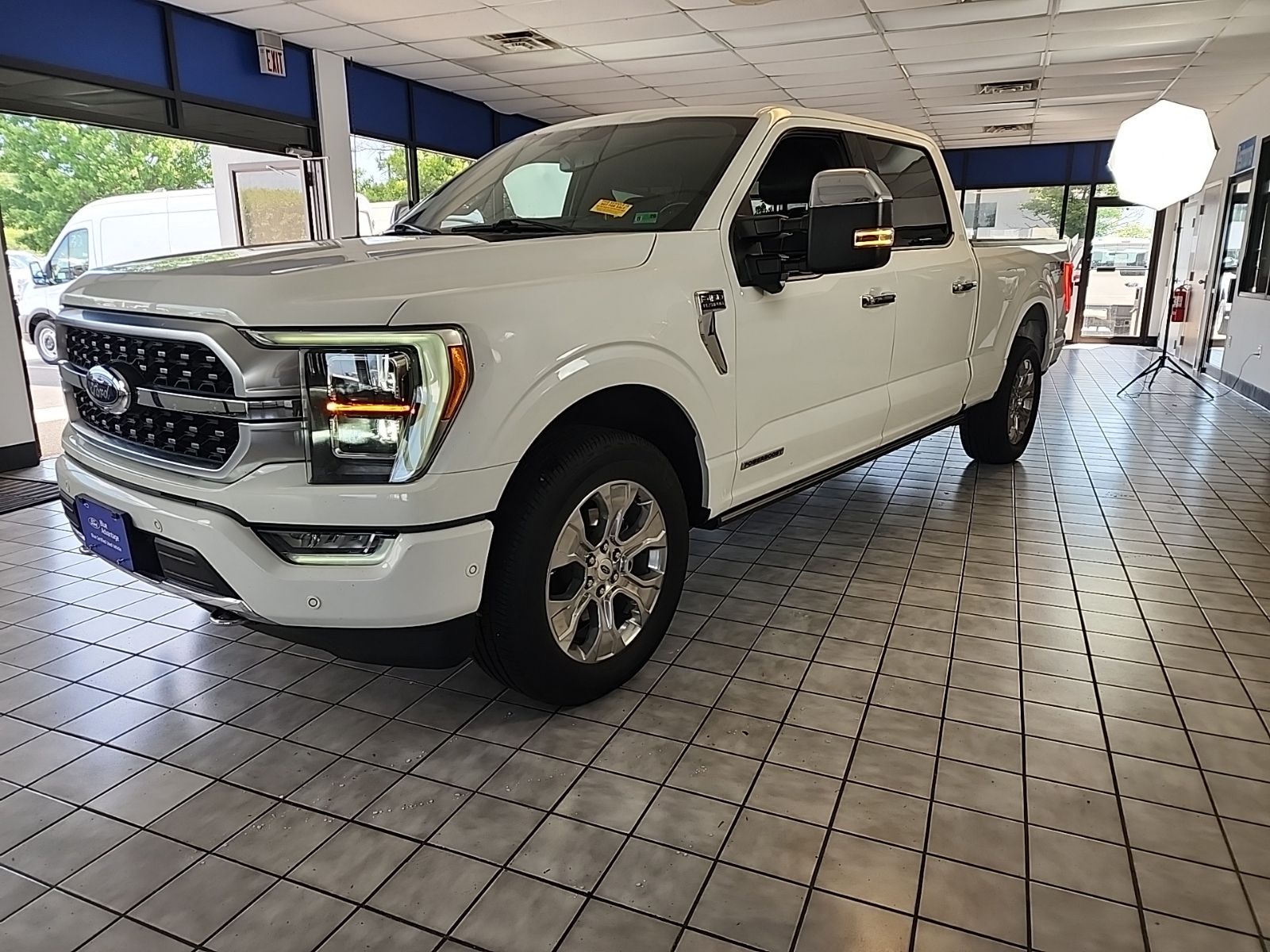 Certified Used 2022 White Metallic Ford Platinum image 4