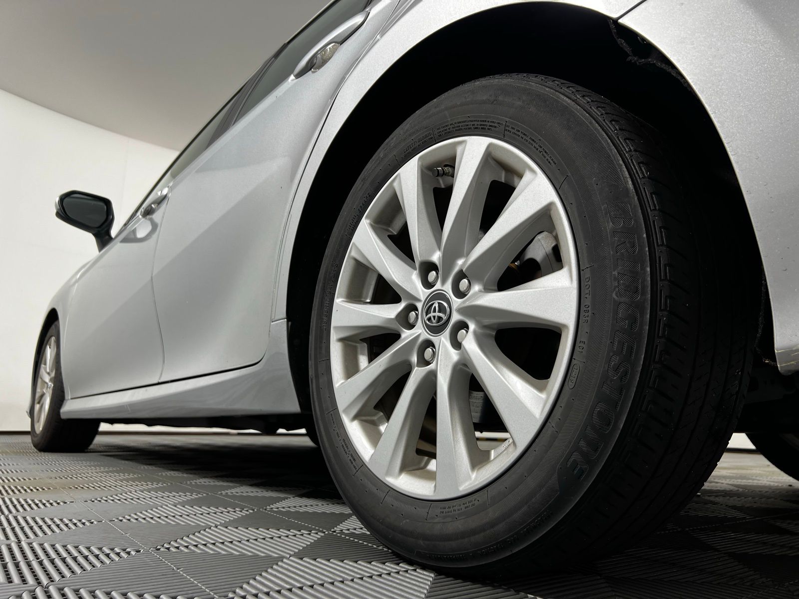 Thumbnail: 2019 Toyota Camry - 9
