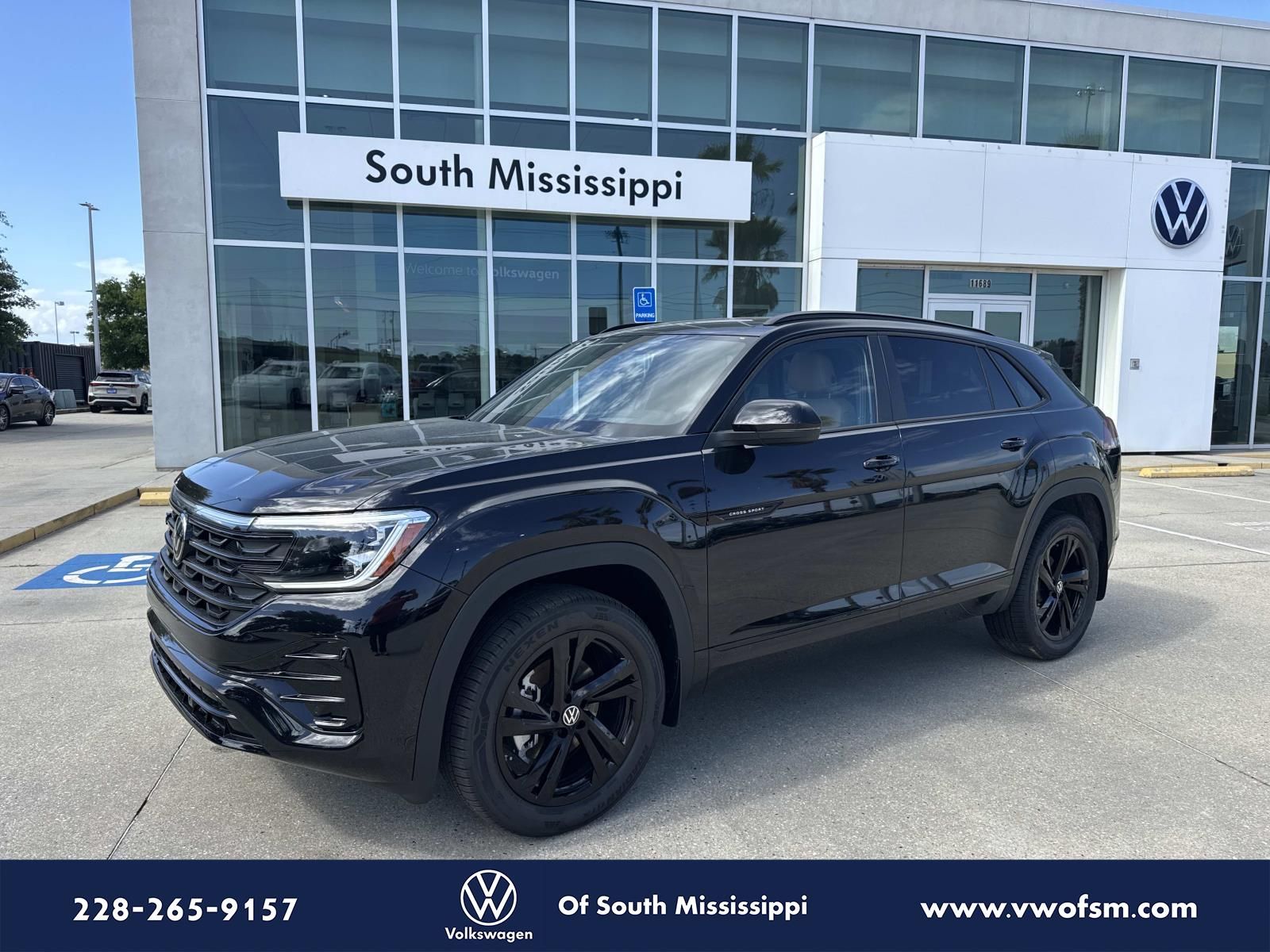 Black 2026 Volkswagen Atlas Cross Sport SEL R-Line Black 4Motion SUV / Crossover All-Wheel Drive 8-Speed Automatic
