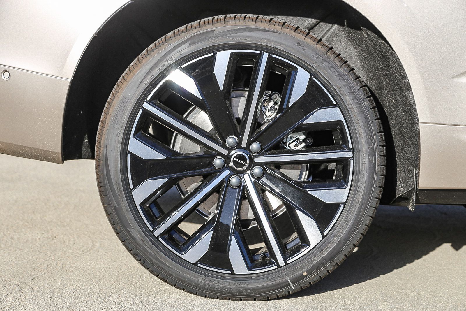 2026 Volvo XC60 Ultra - Photo 11