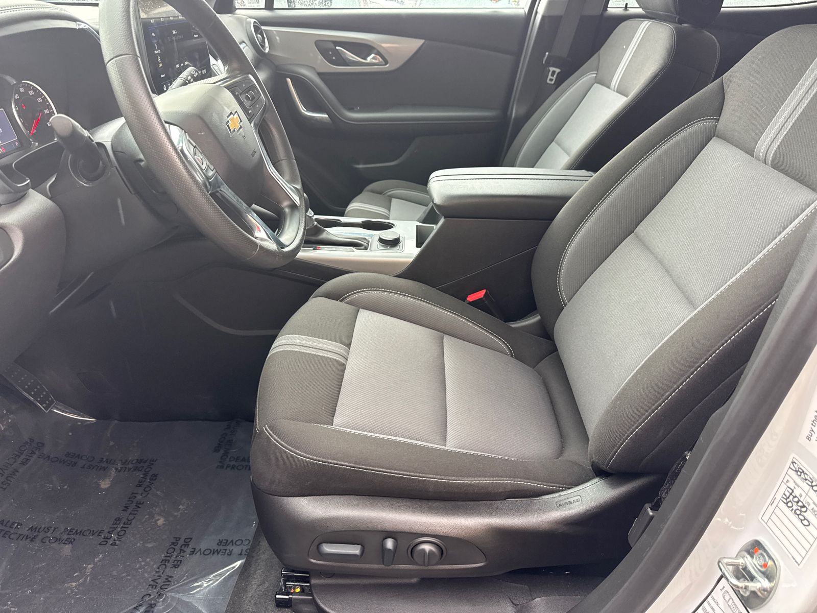 Used 2025 Summit White Chevrolet LT image 9