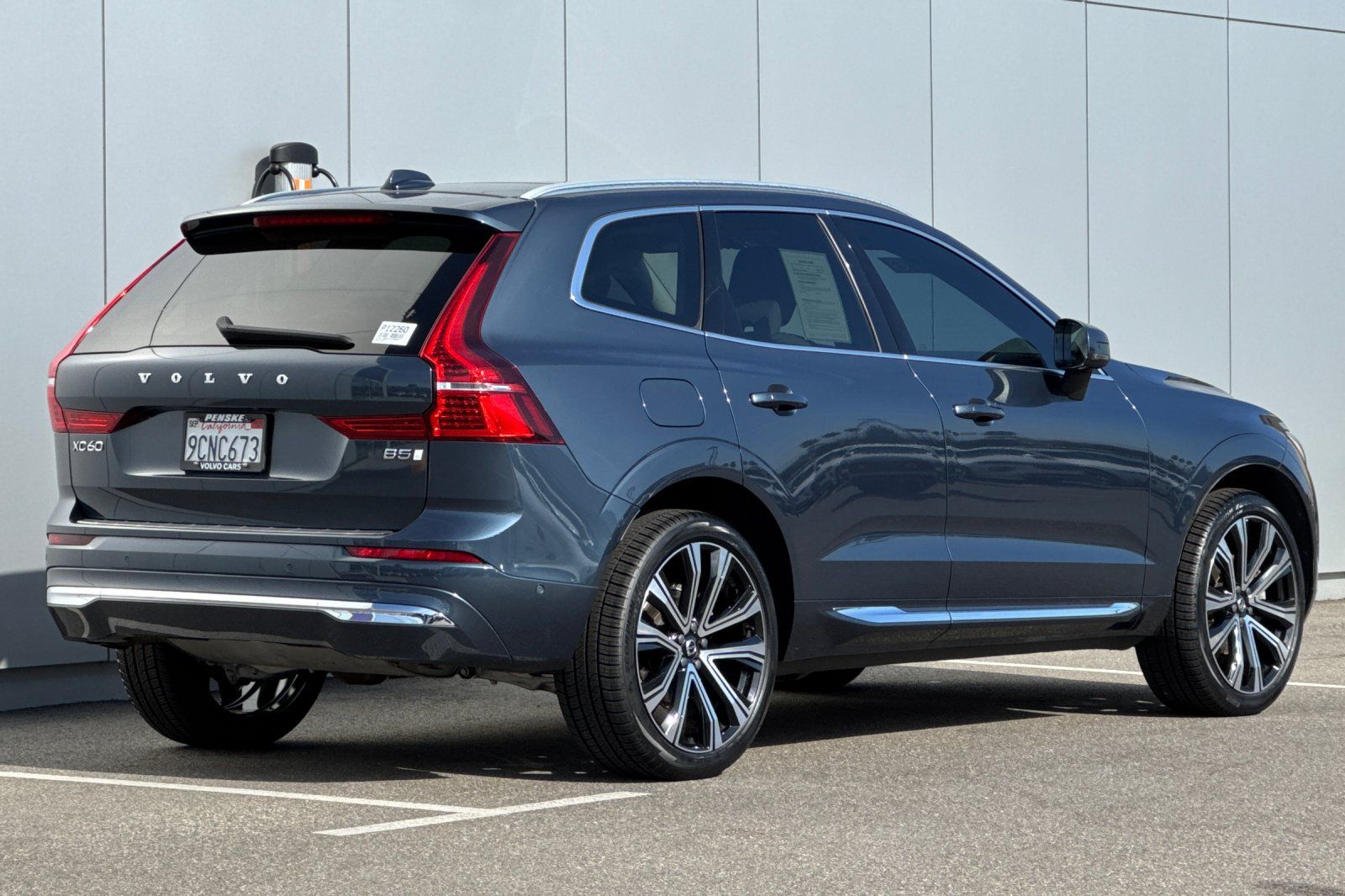 View vehicle photo 5