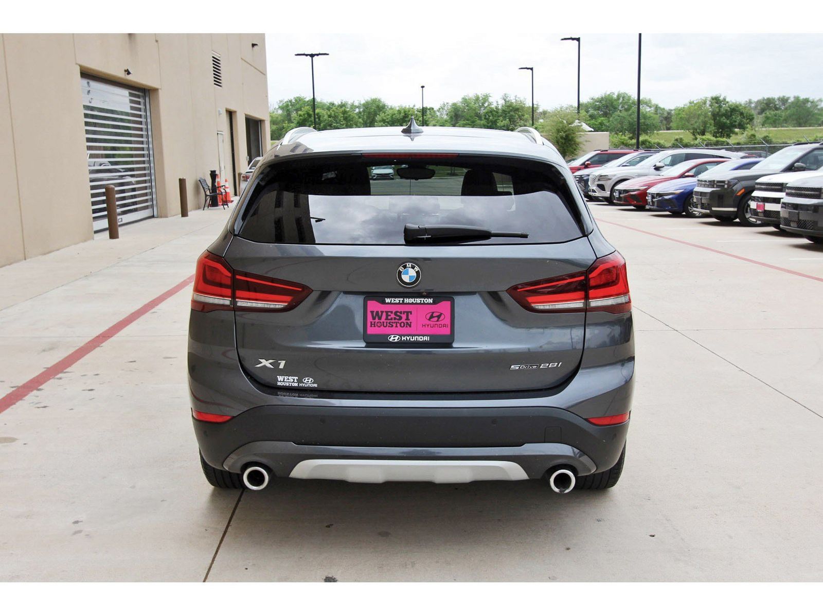 View vehicle photo 7