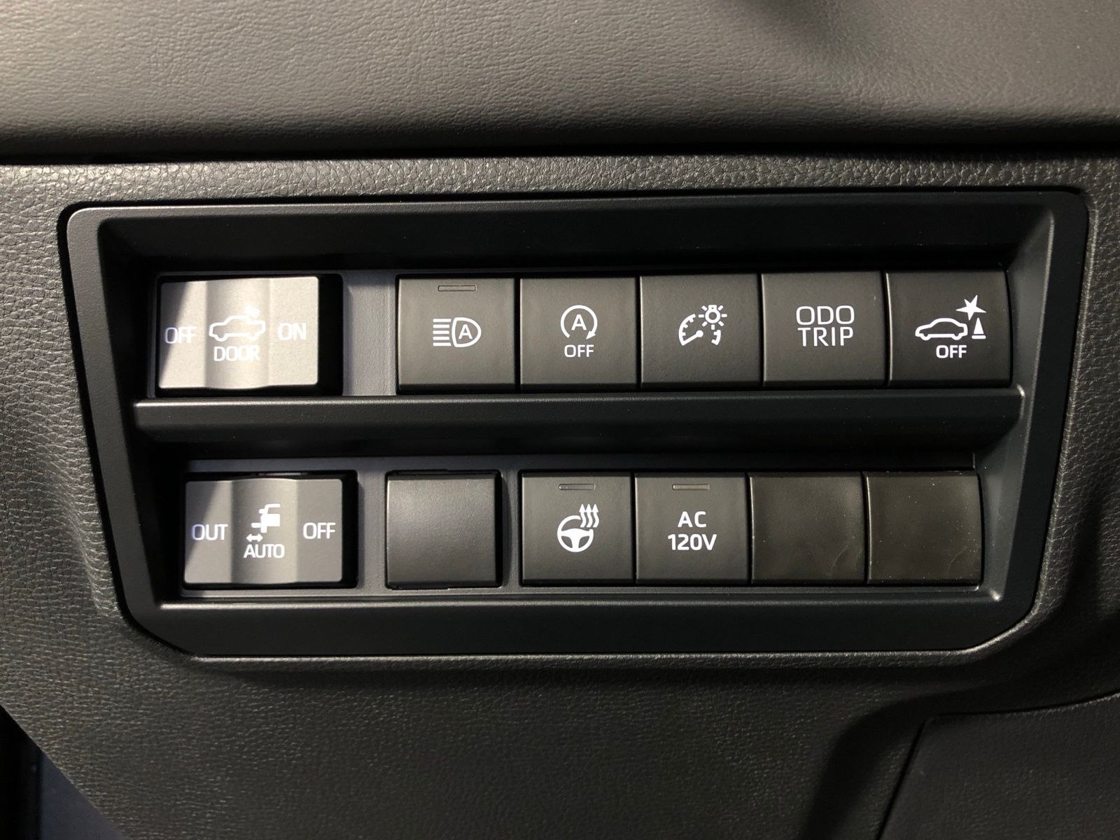 Thumbnail: 2026 Toyota Tundra - 19