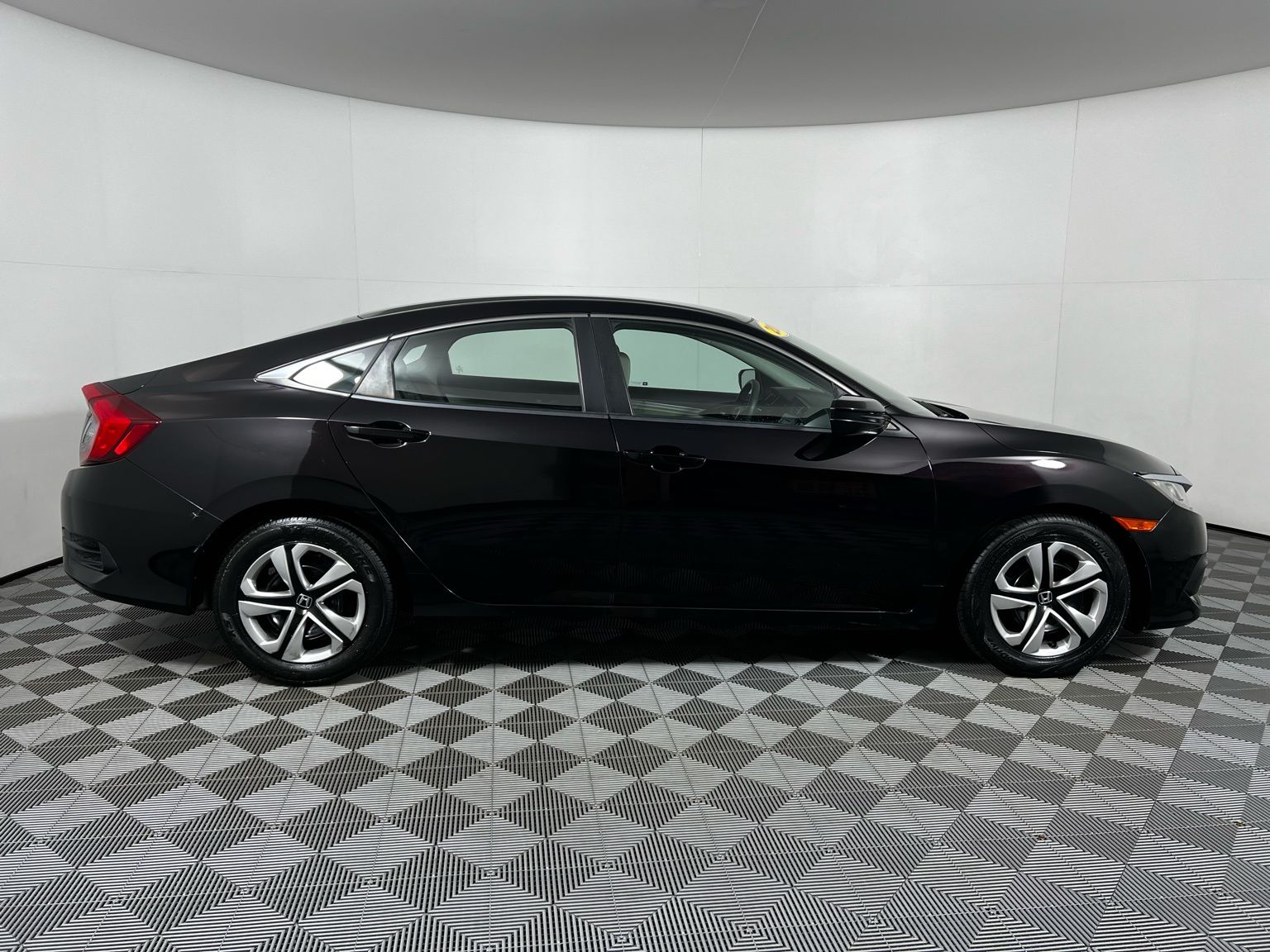 Thumbnail: 2017 Honda Civic - 4