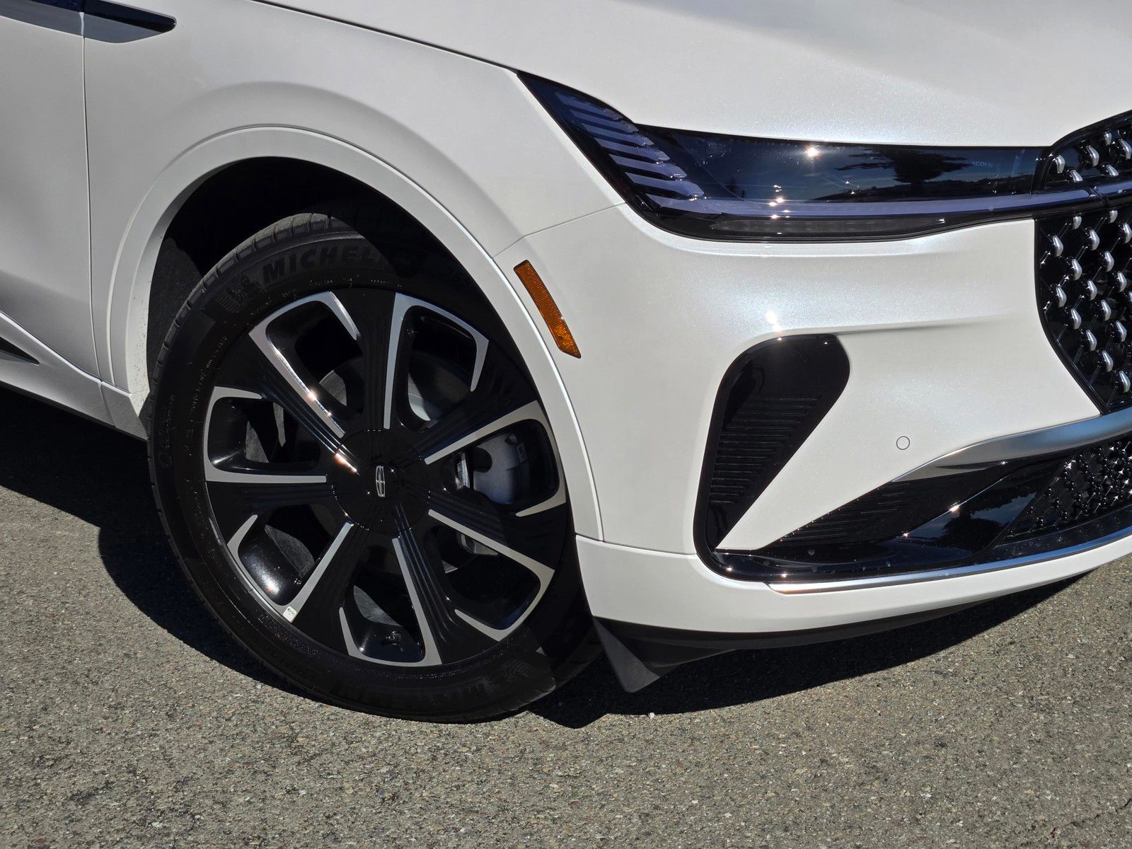 New 2026 White Lincoln Reserve image 6