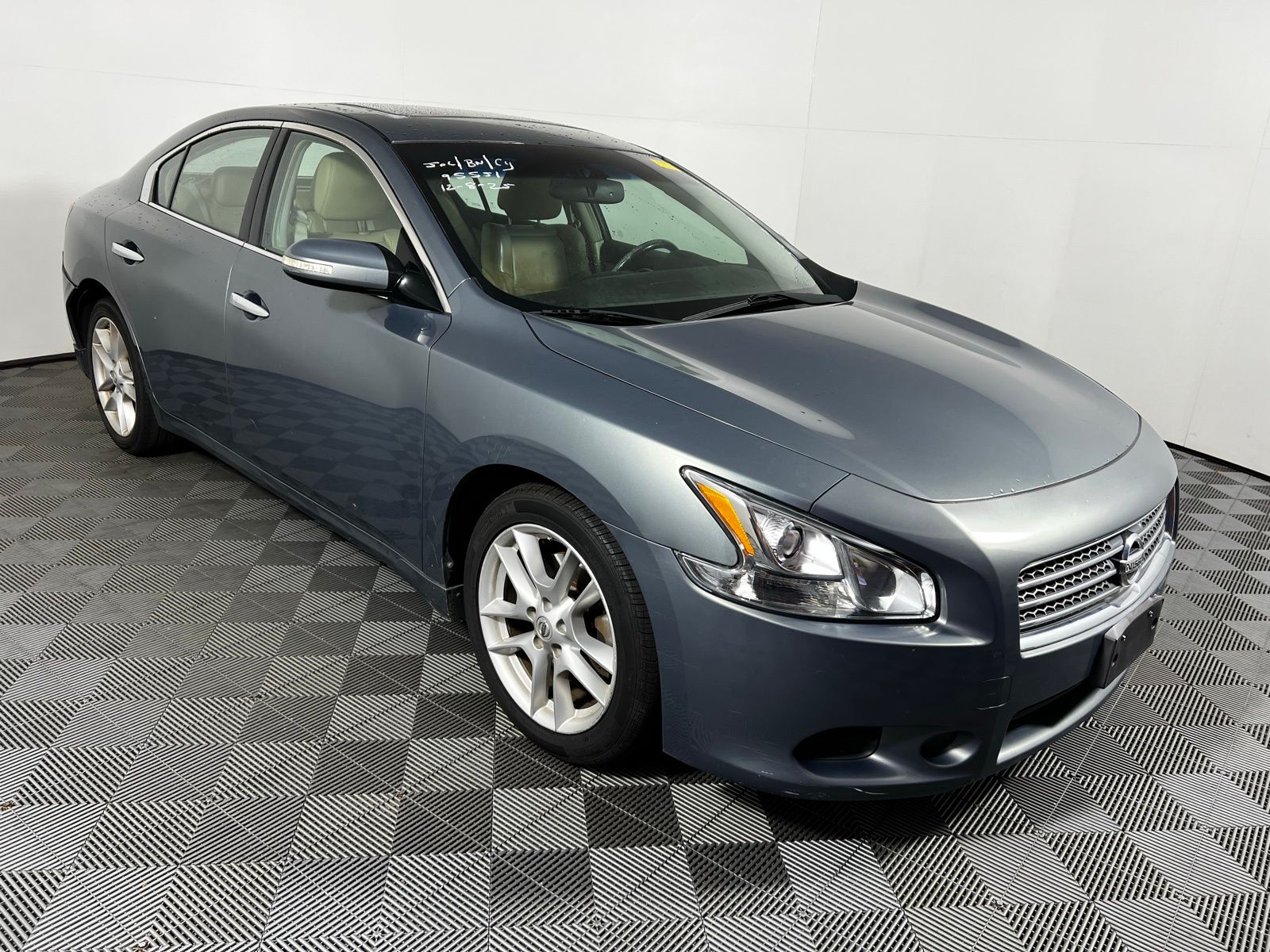 Thumbnail: 2010 Nissan Maxima - 3