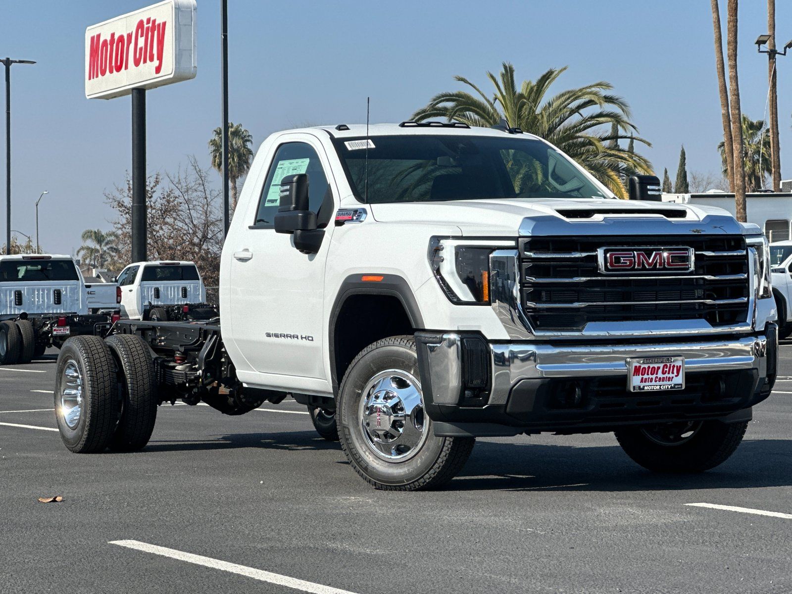 2026 GMC Sierra 3500HD Chassis SLE Regular Cab RWD