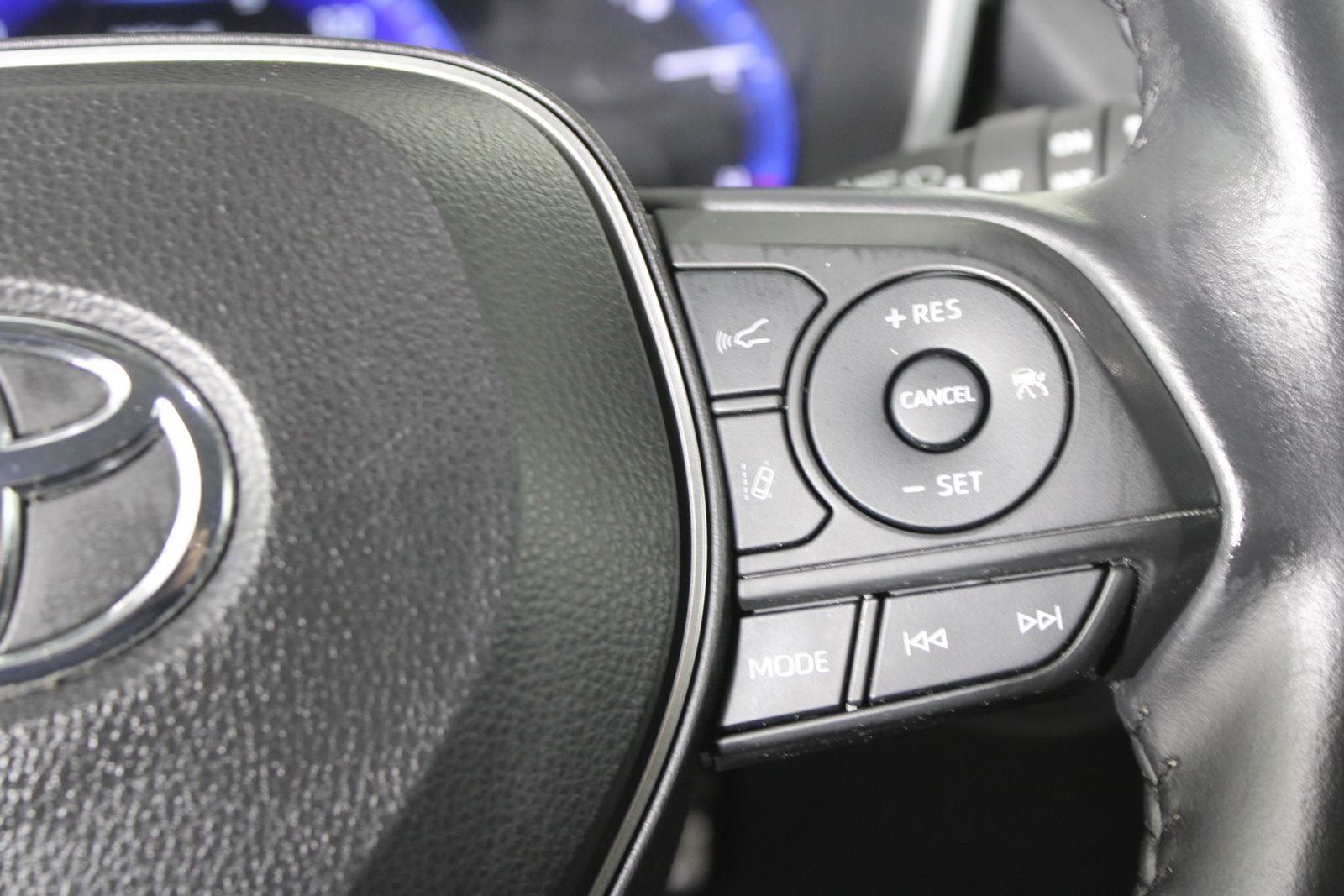 Used 2022 Beige Toyota XLE image 28