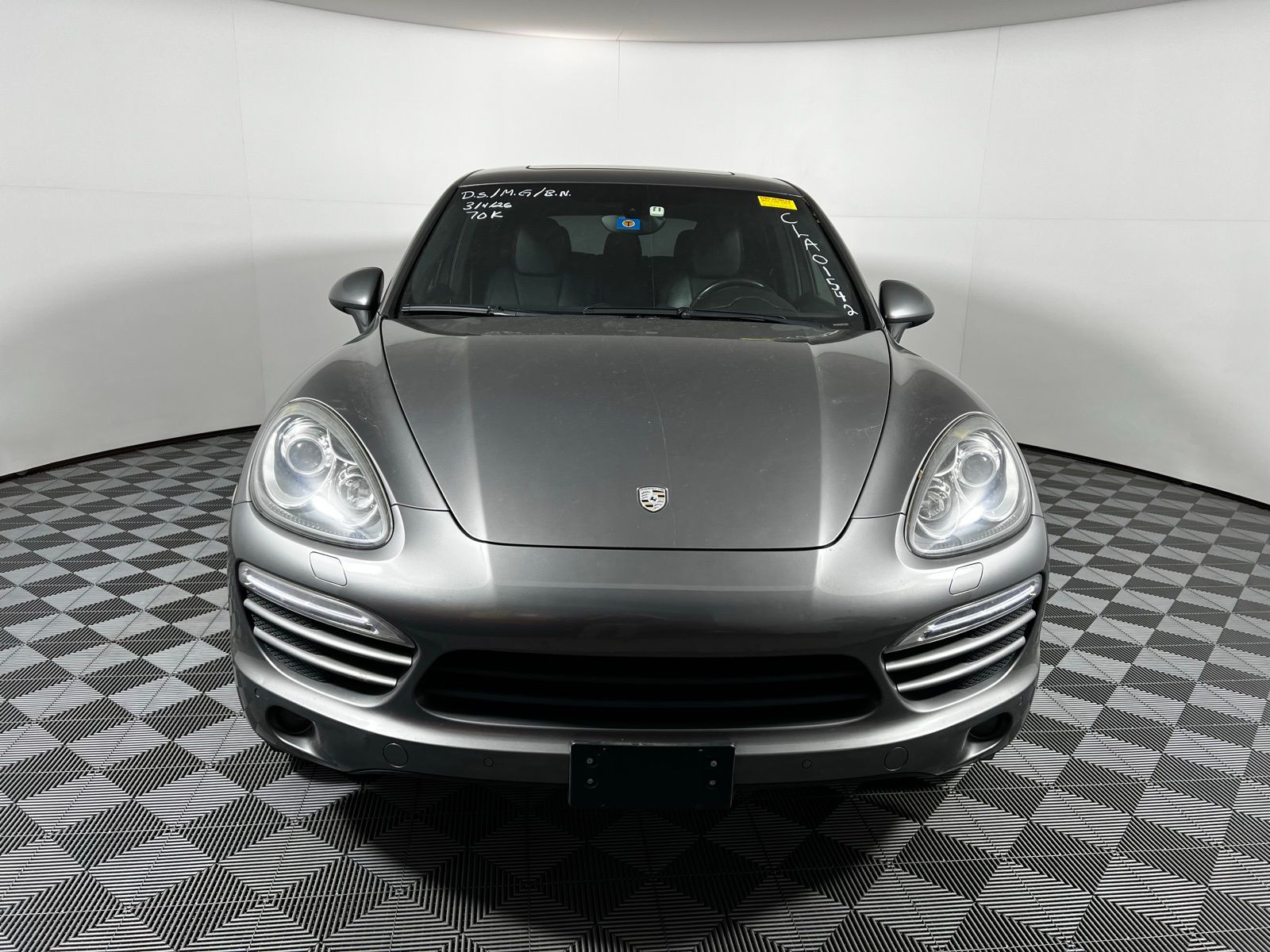 Thumbnail: 2012 Porsche Cayenne - 2