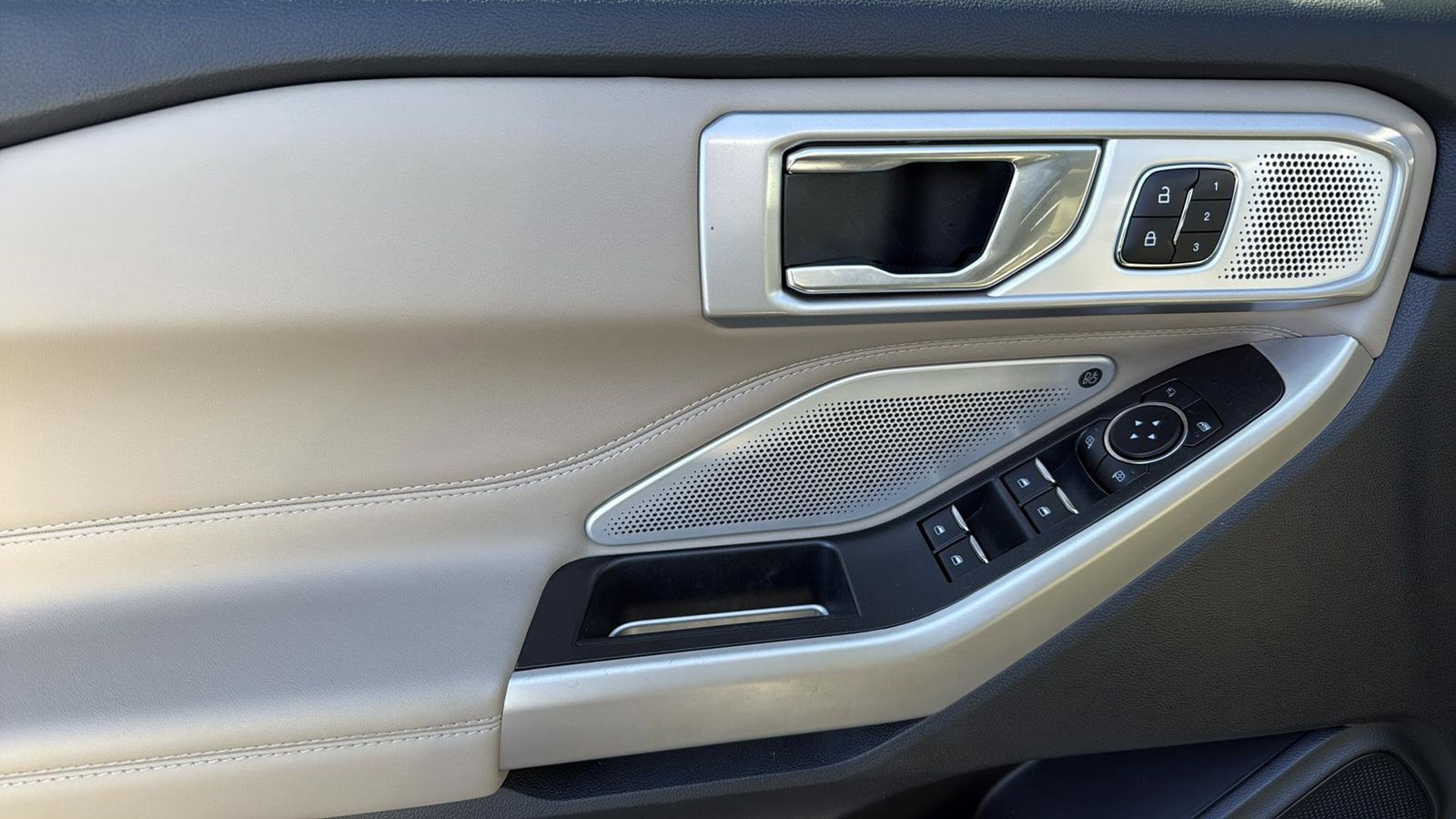 Used Car 2022 Ford Explorer  Limited For Sale Under $35,000 In Austin, Texas