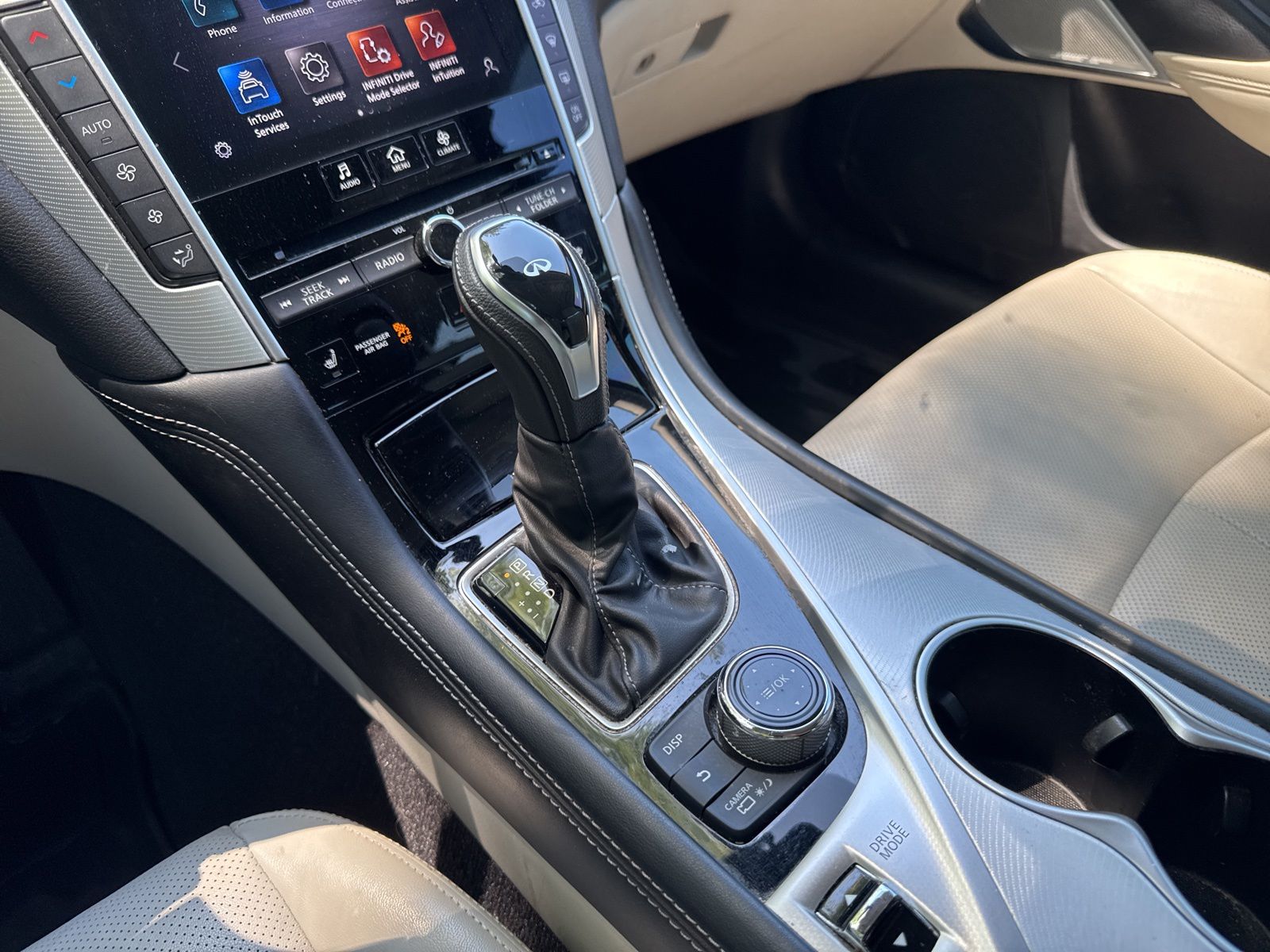 Used 2022 Grand Blue INFINITI LUXE image 21