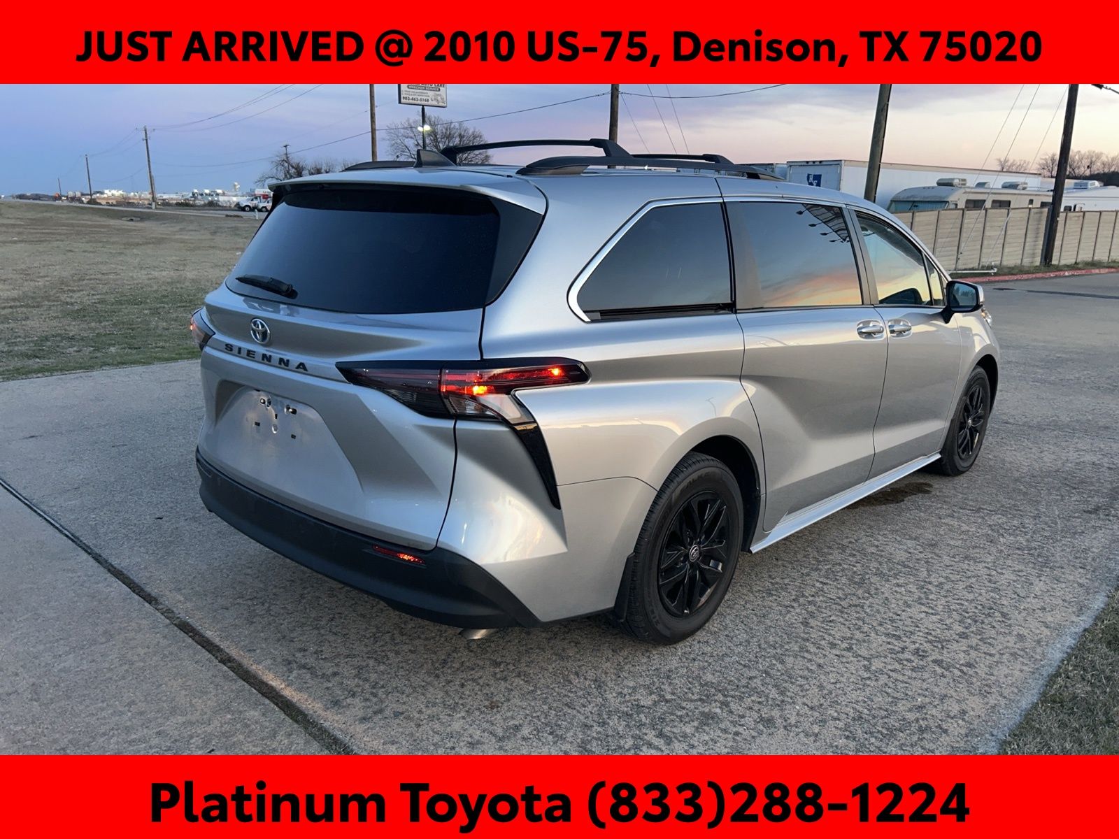 2023 Toyota Sienna LE 4