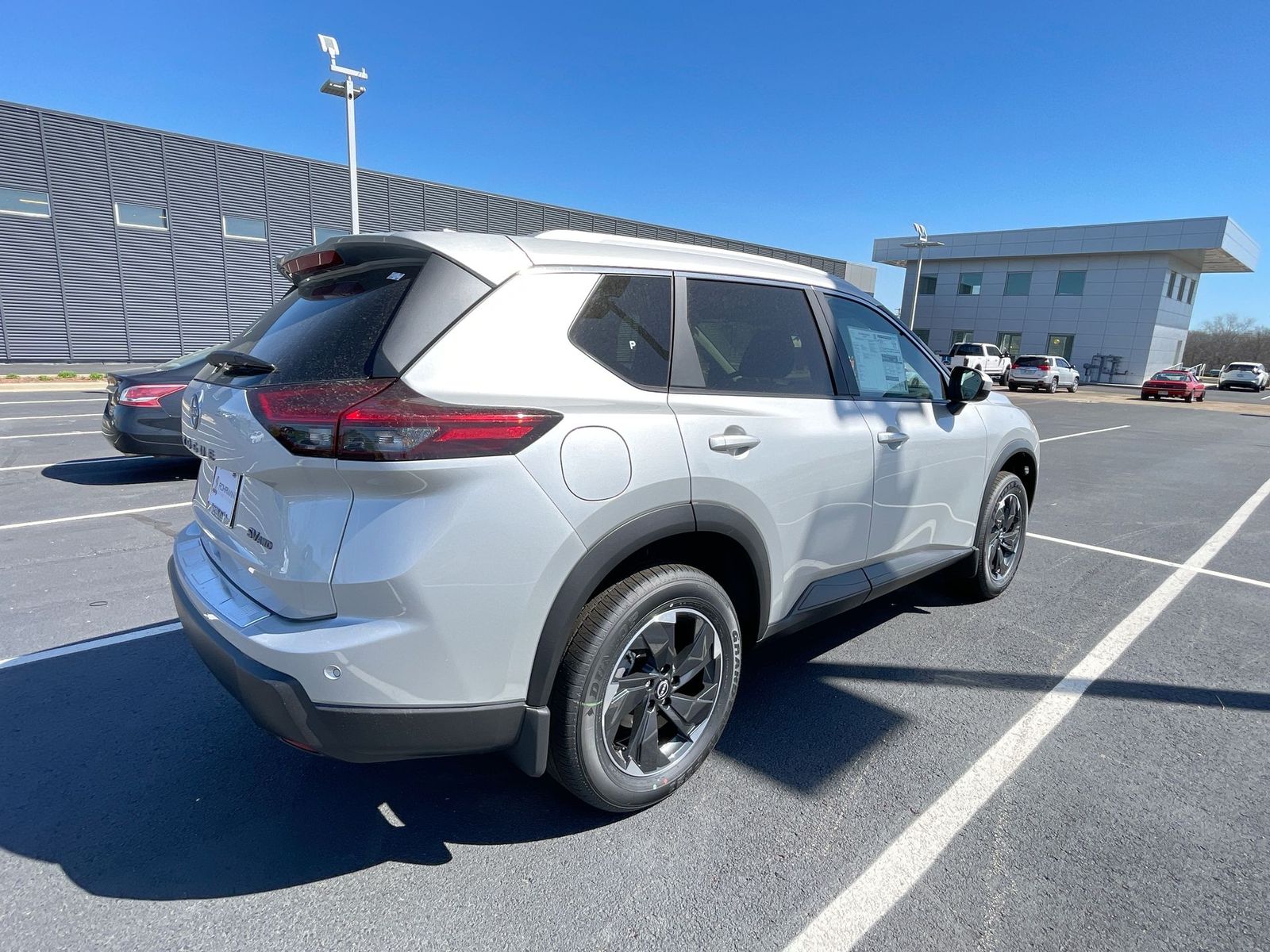 2024 Nissan Rogue SV 18