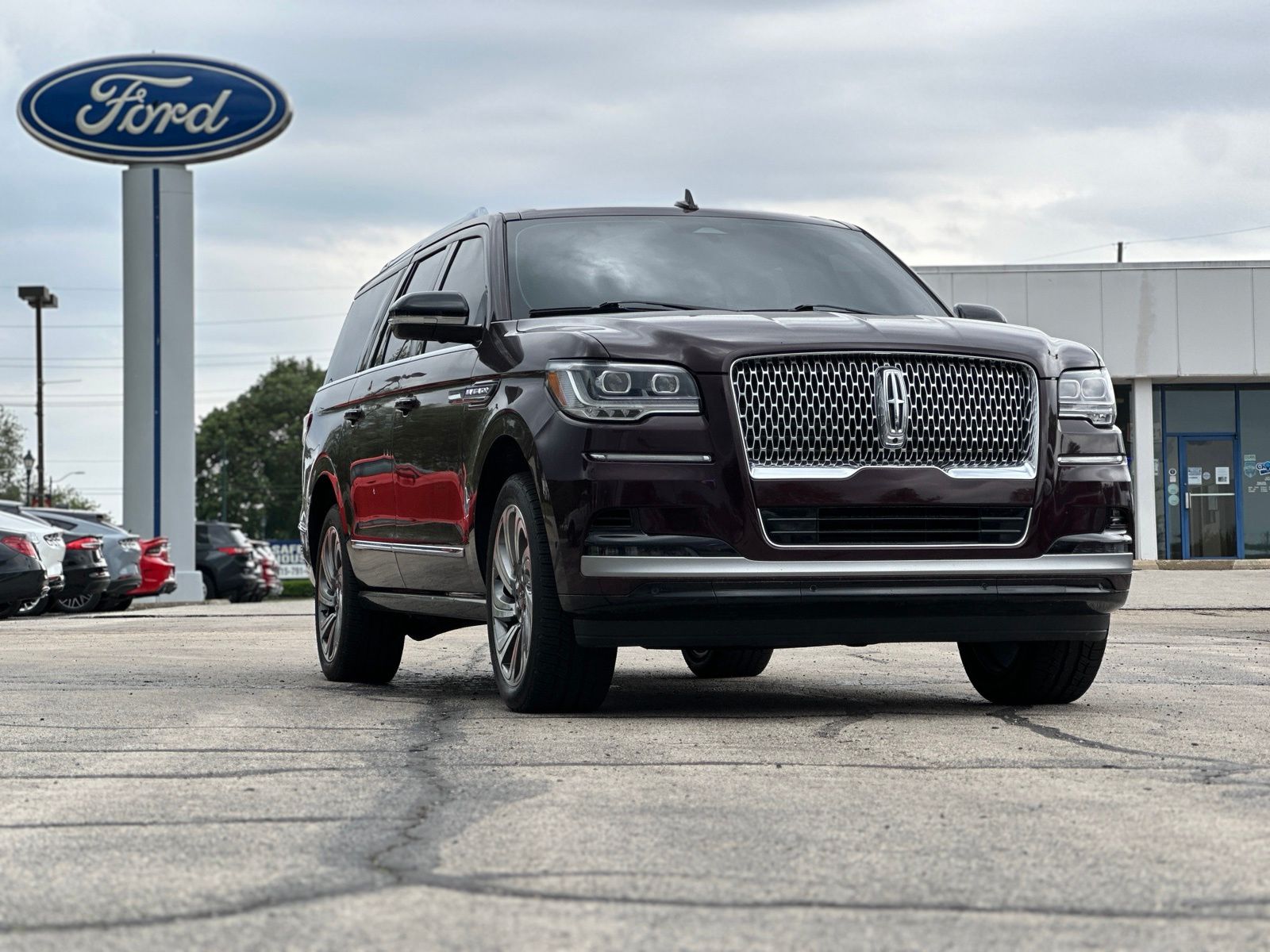 2024 Lincoln Navigator Premiere L 4WD's photo
