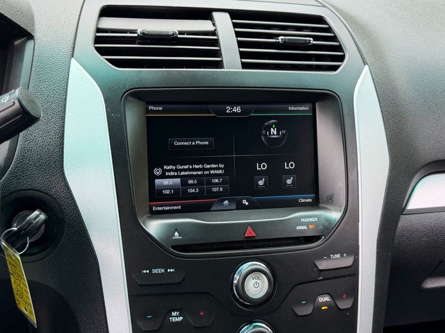 Used 2014 Silver Ford XLT image 4