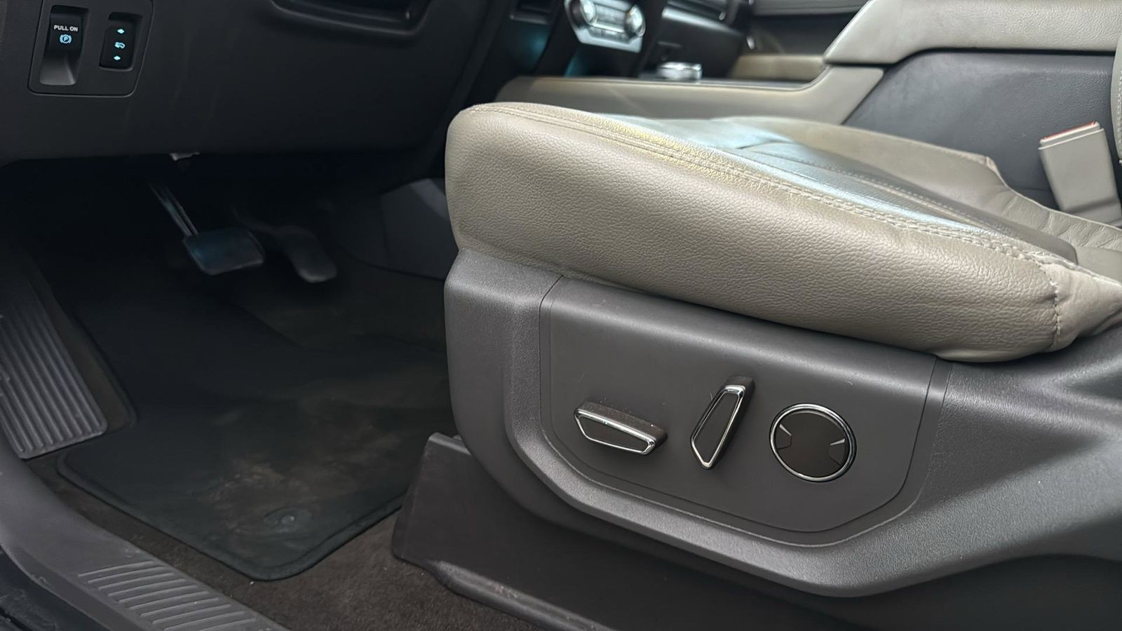 Used Car 2020 Ford Expedition  Limited For Sale Under $30,000 In Austin, Texas